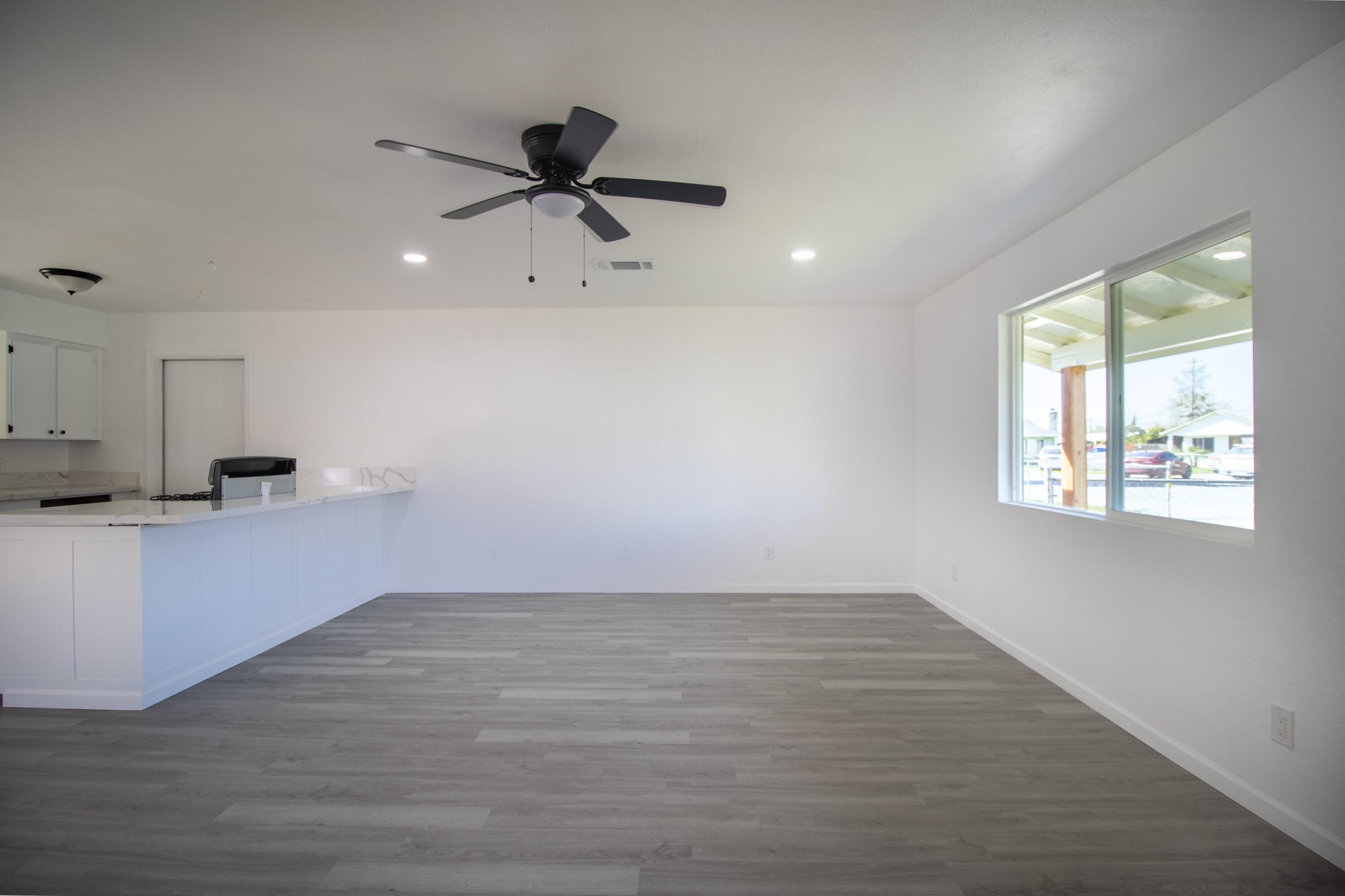 2165 E Richard Ave, Porterville, CA 93257