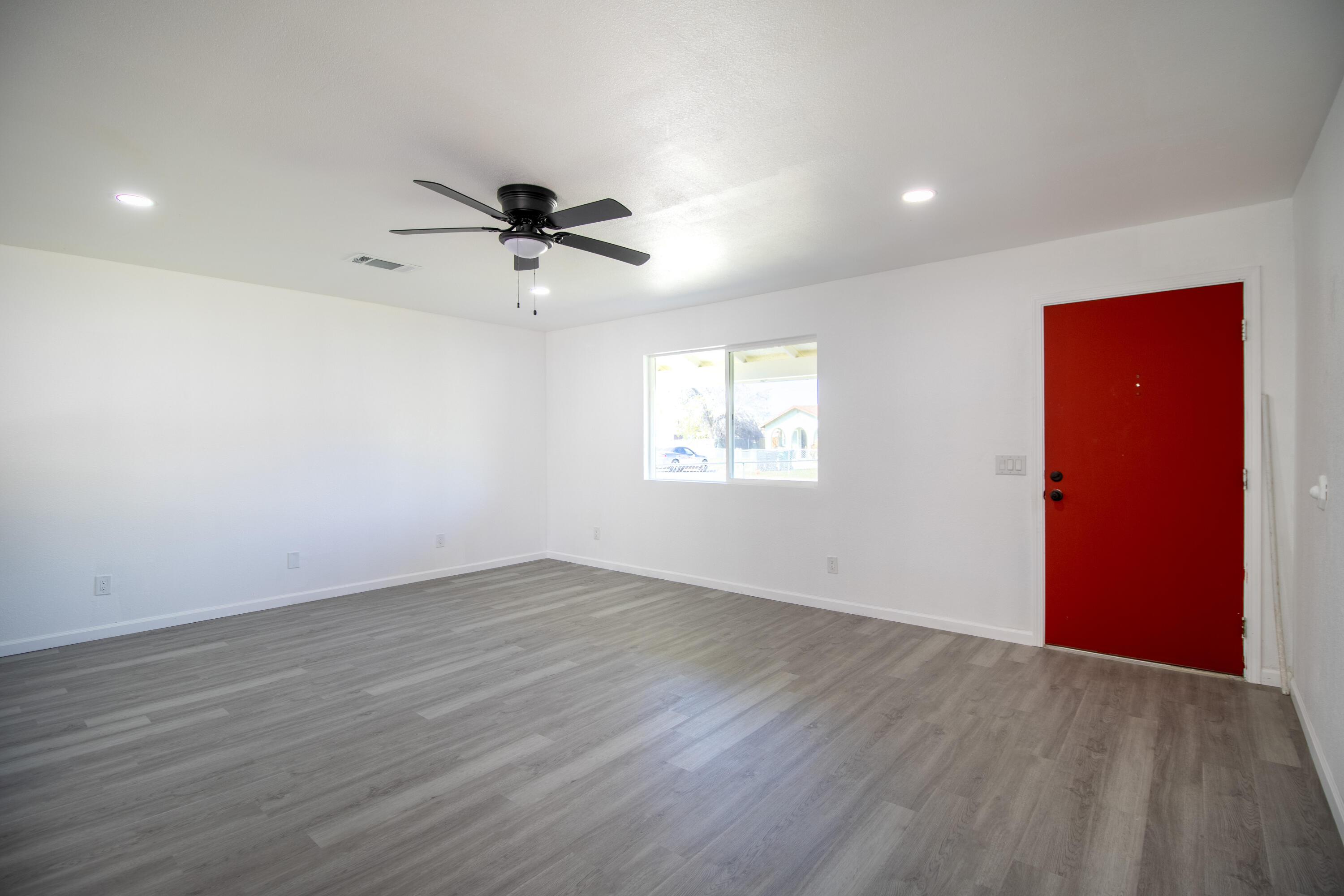 2165 E Richard Ave, Porterville, CA 93257