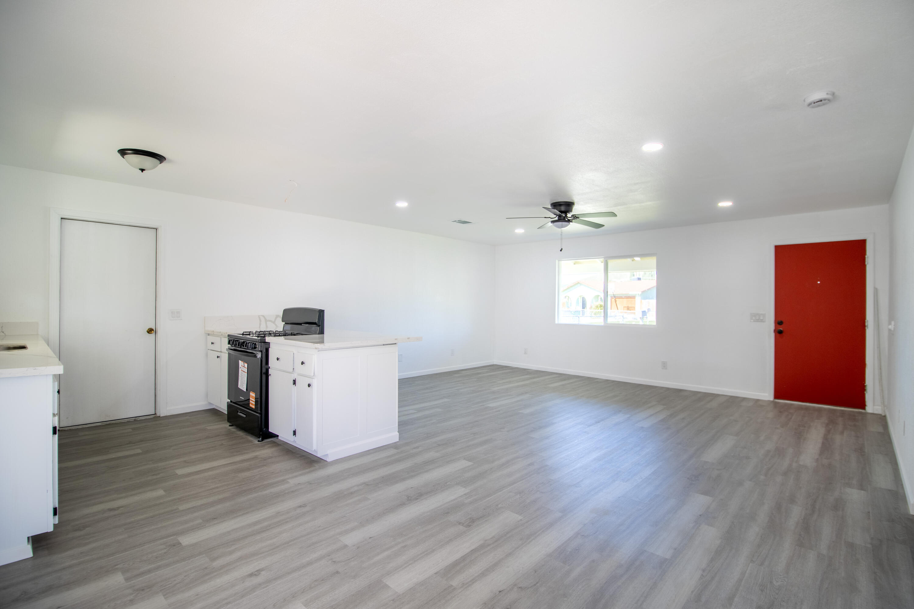 2165 E Richard Ave, Porterville, CA 93257