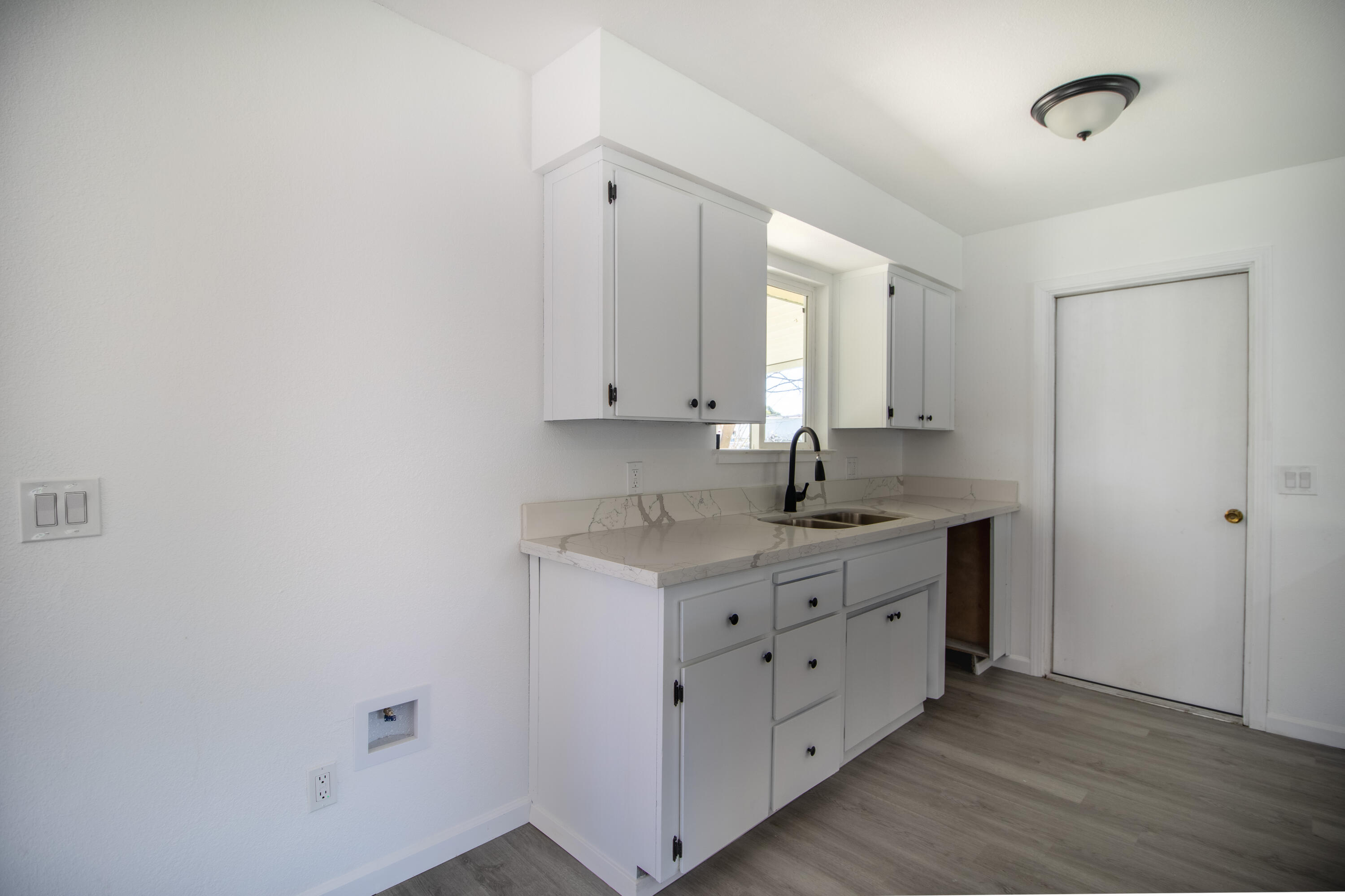 2165 E Richard Ave, Porterville, CA 93257