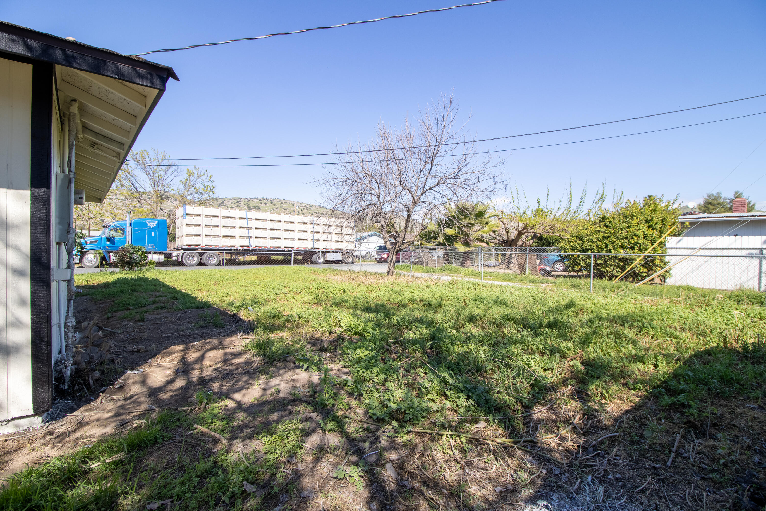 2165 E Richard Ave, Porterville, CA 93257