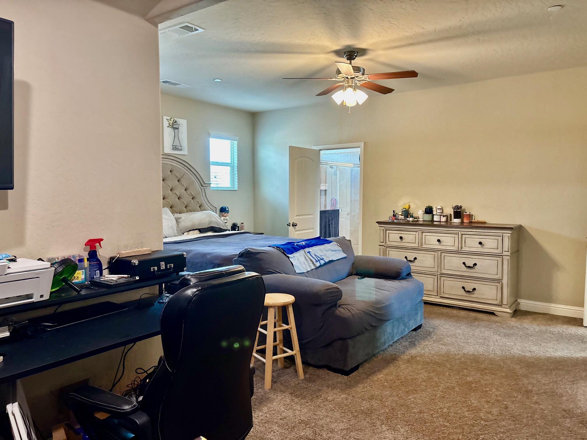 2220 N Shady St, Visalia, CA 93291