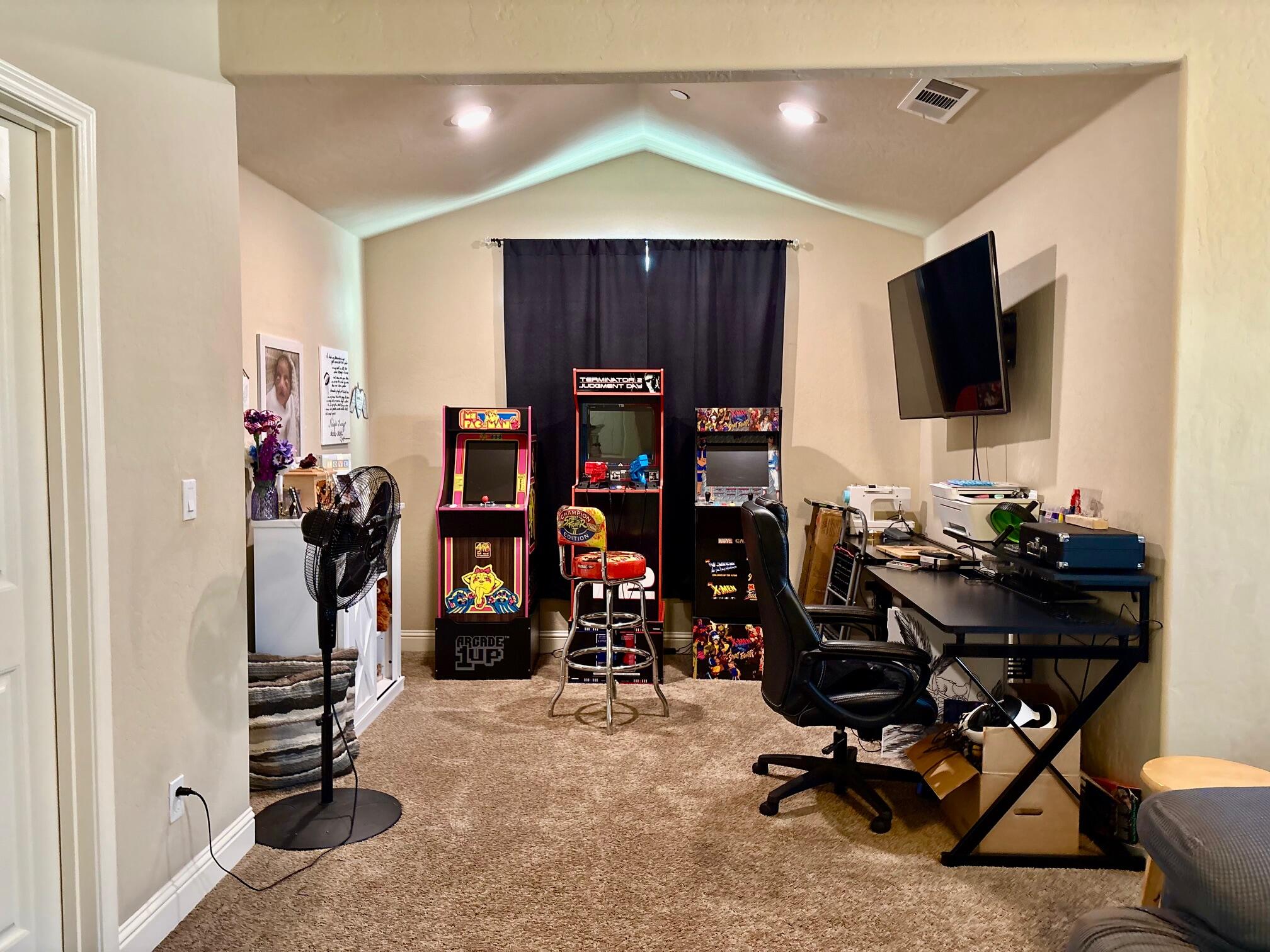 2220 N Shady St, Visalia, CA 93291