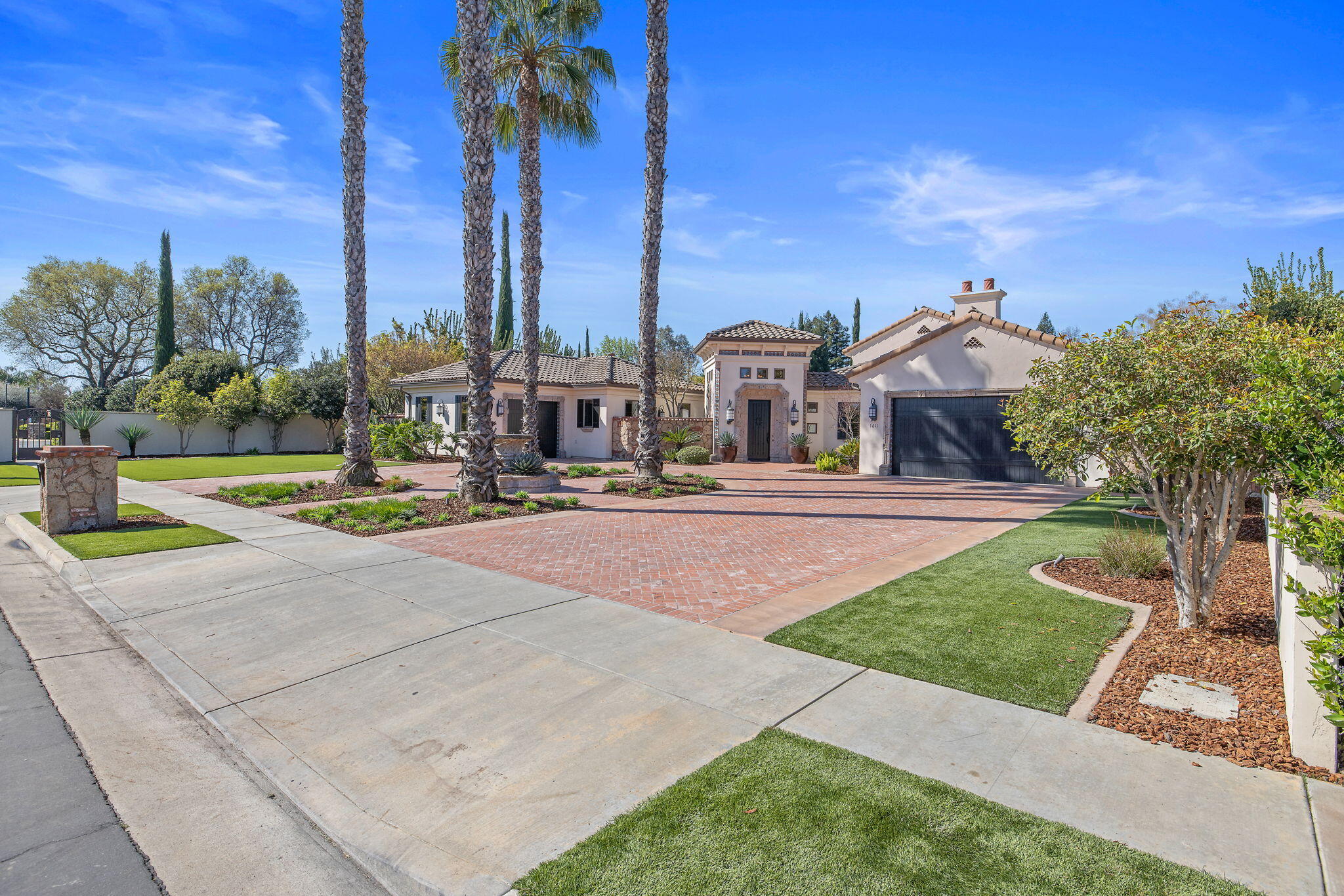 1611 N Pienza St, Visalia, CA 93291