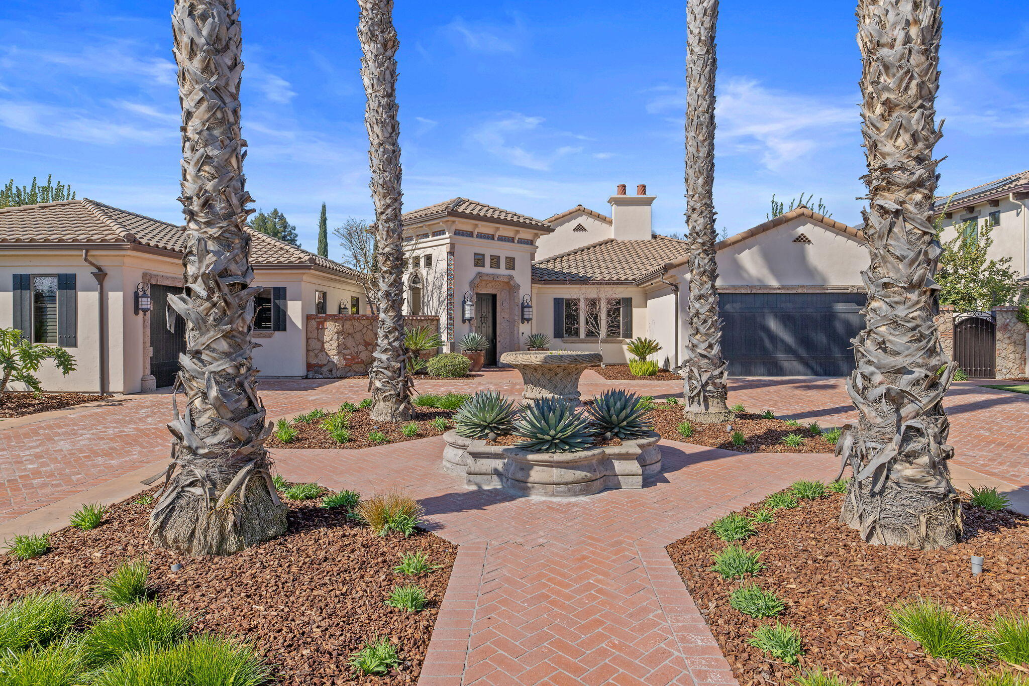 1611 N Pienza St, Visalia, CA 93291