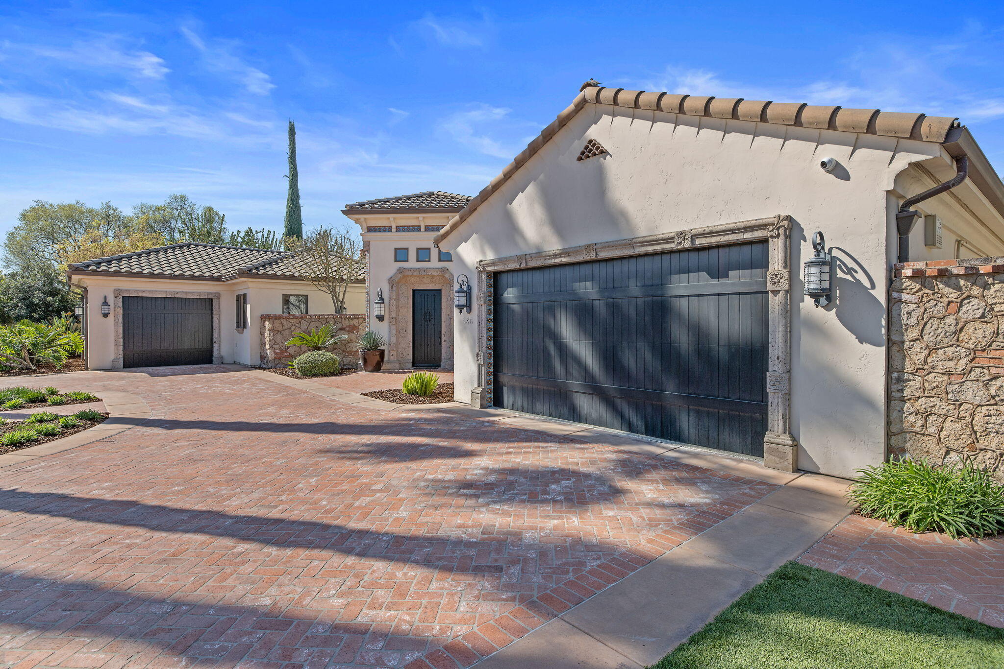 1611 N Pienza St, Visalia, CA 93291