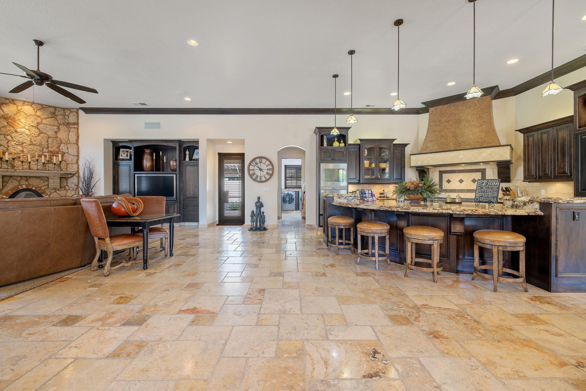 1611 N Pienza St, Visalia, CA 93291