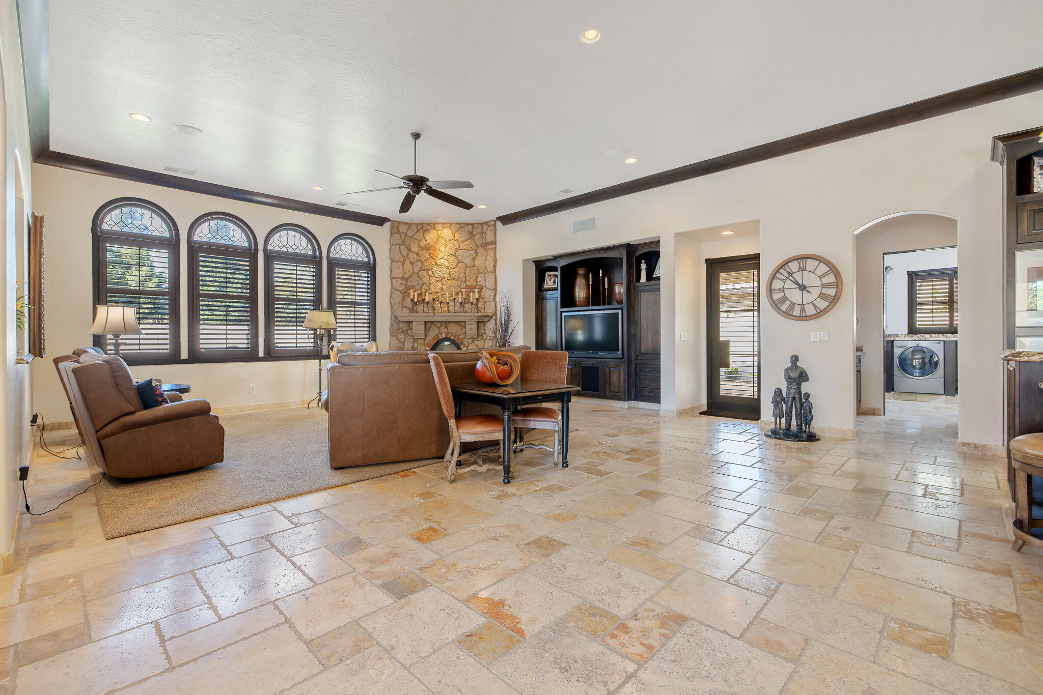 1611 N Pienza St, Visalia, CA 93291