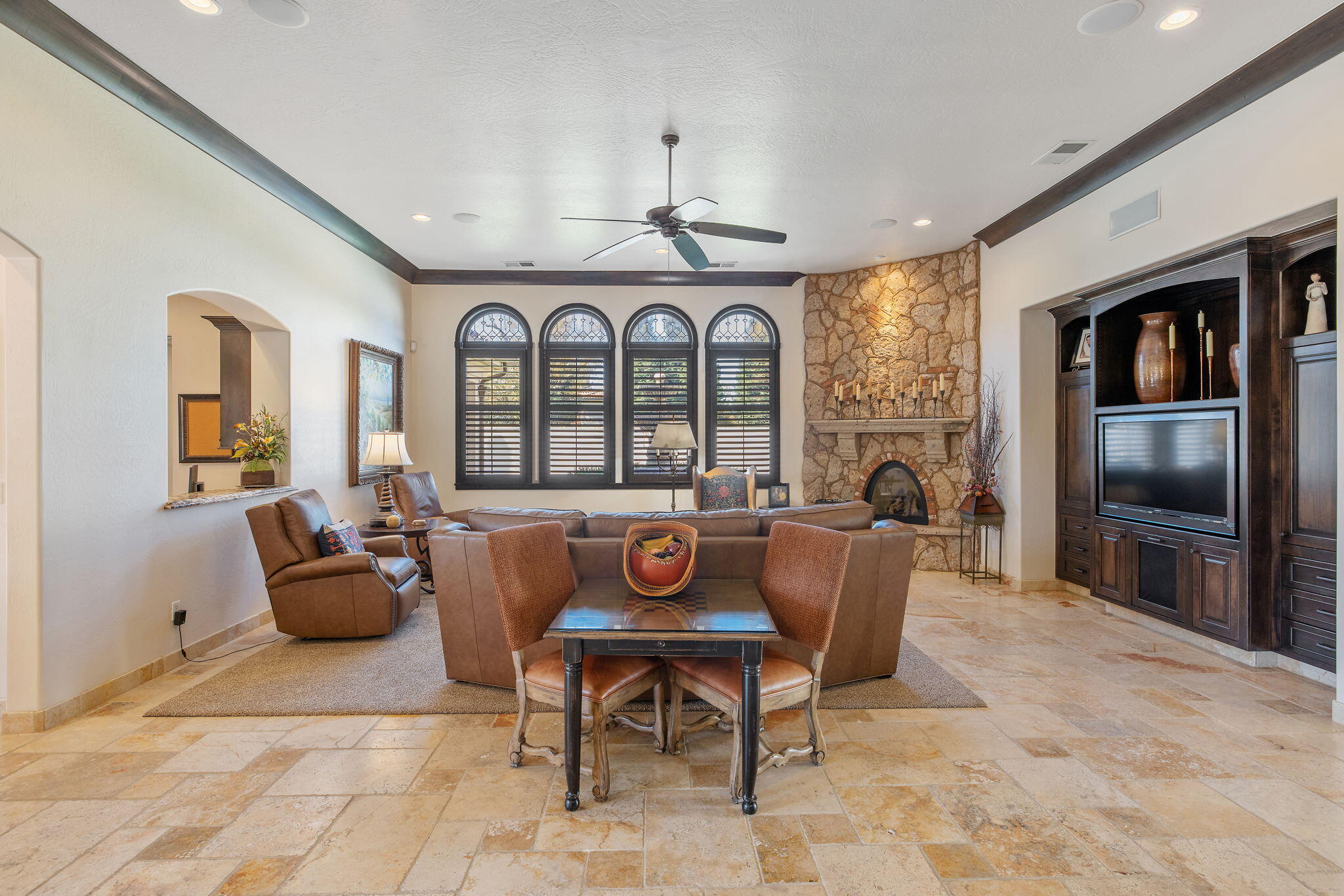 1611 N Pienza St, Visalia, CA 93291