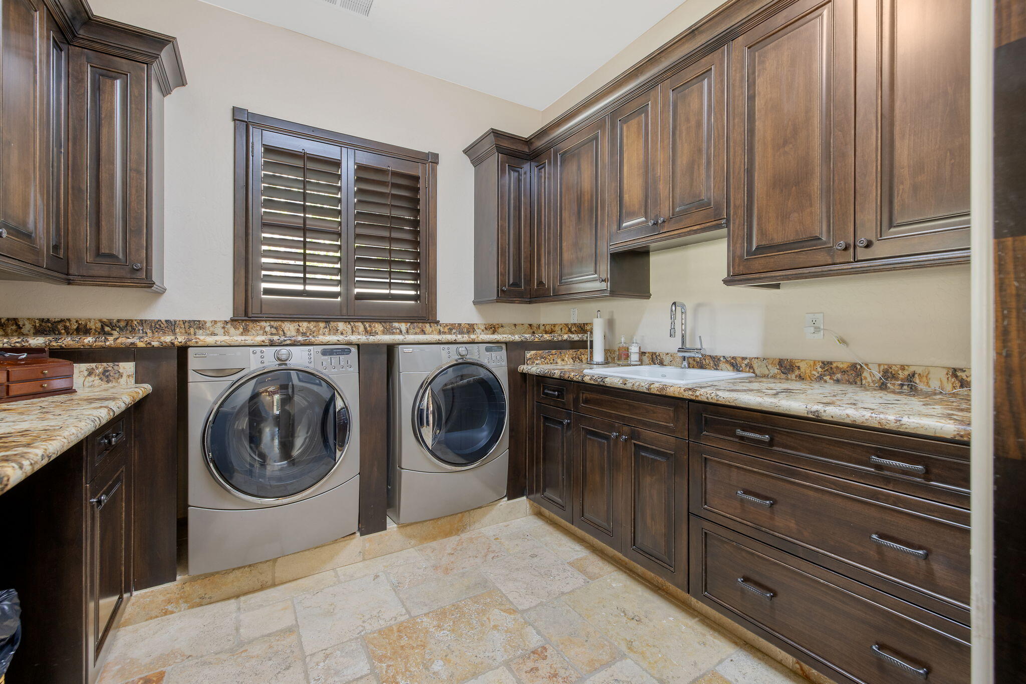 1611 N Pienza St, Visalia, CA 93291