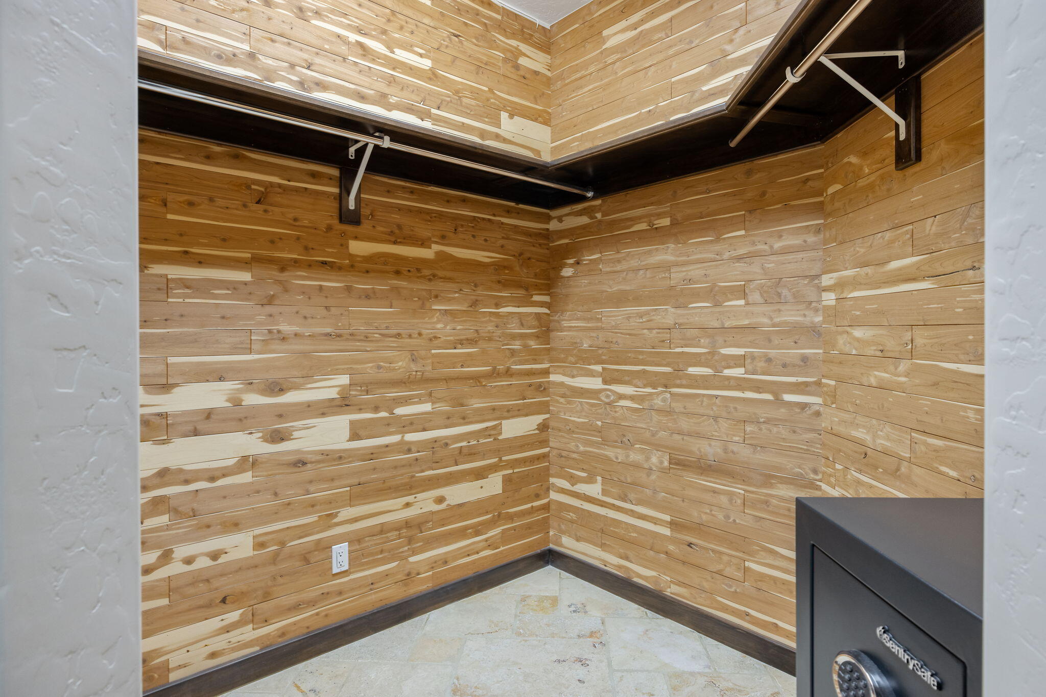 1611 N Pienza St, Visalia, CA 93291