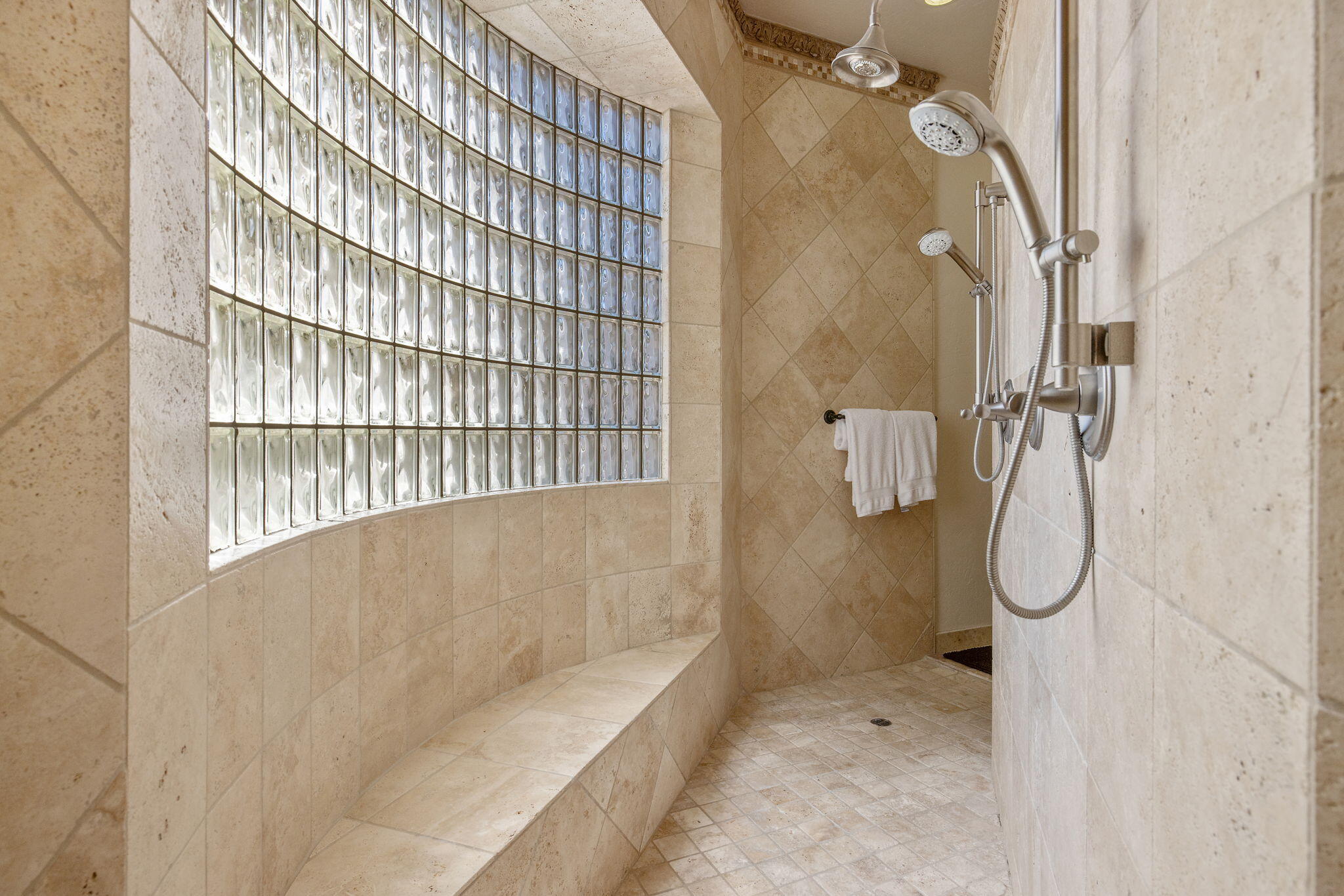 1611 N Pienza St, Visalia, CA 93291