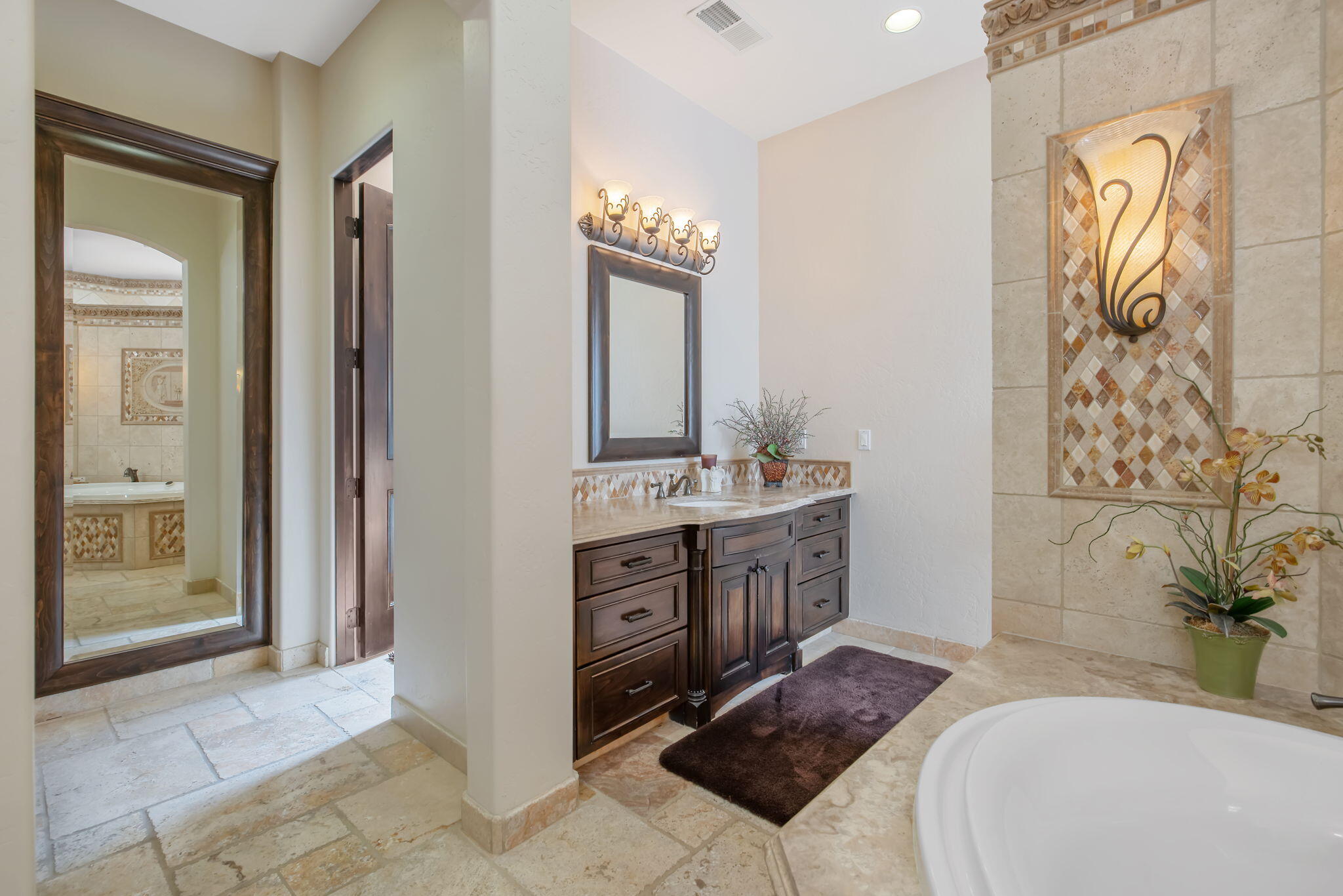 1611 N Pienza St, Visalia, CA 93291