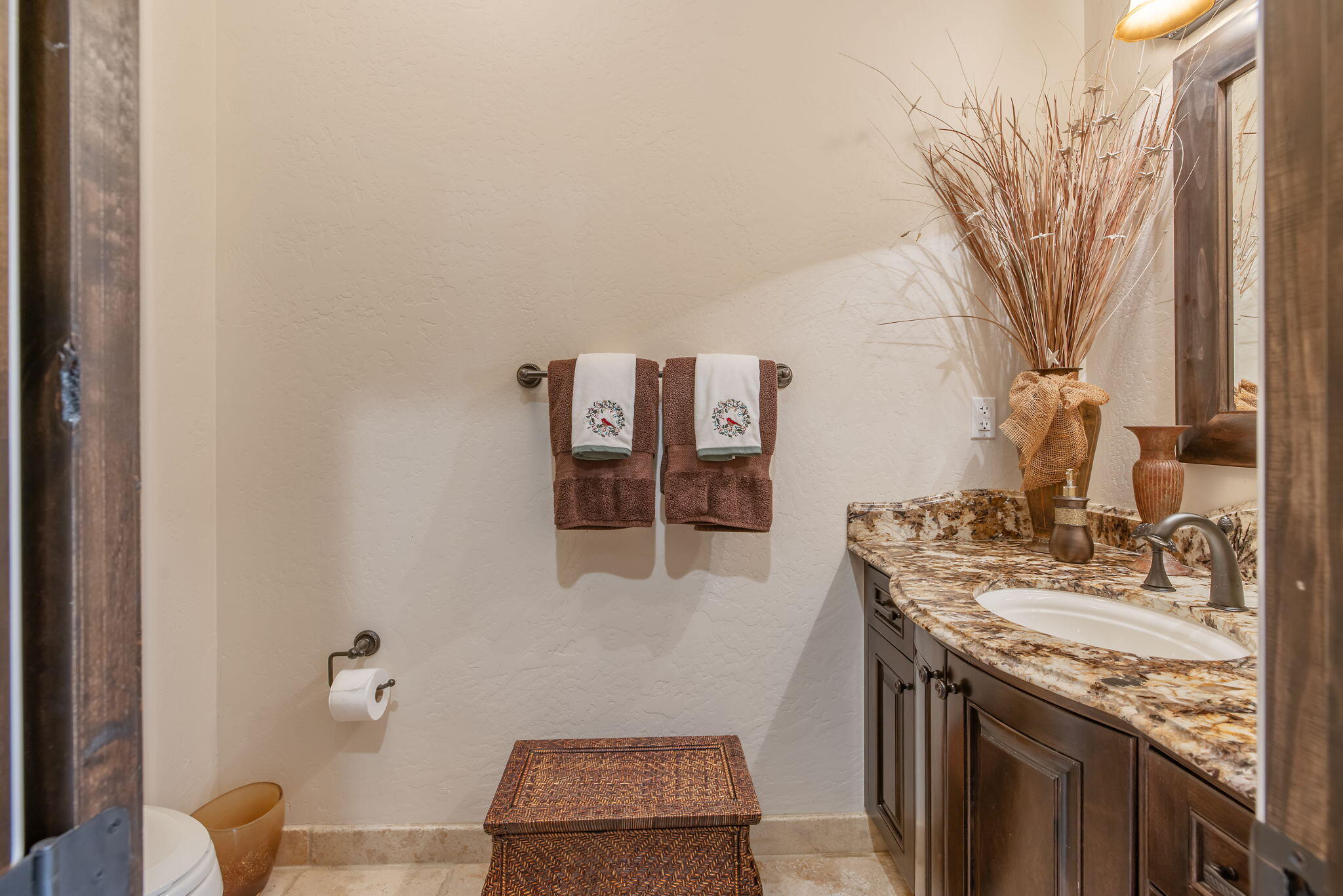 1611 N Pienza St, Visalia, CA 93291