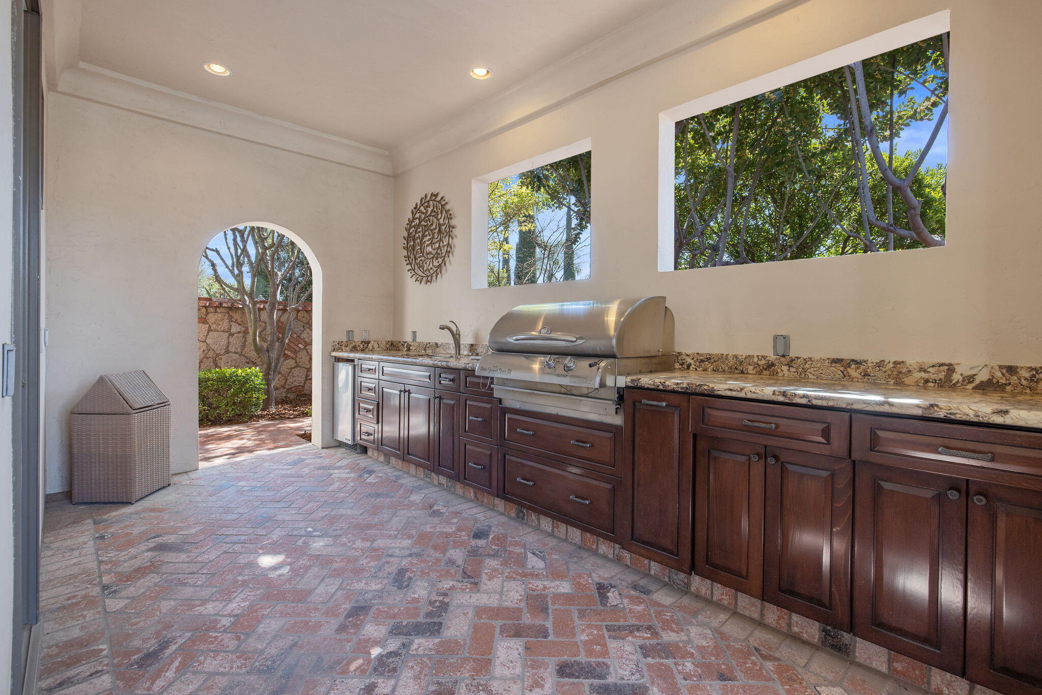 1611 N Pienza St, Visalia, CA 93291