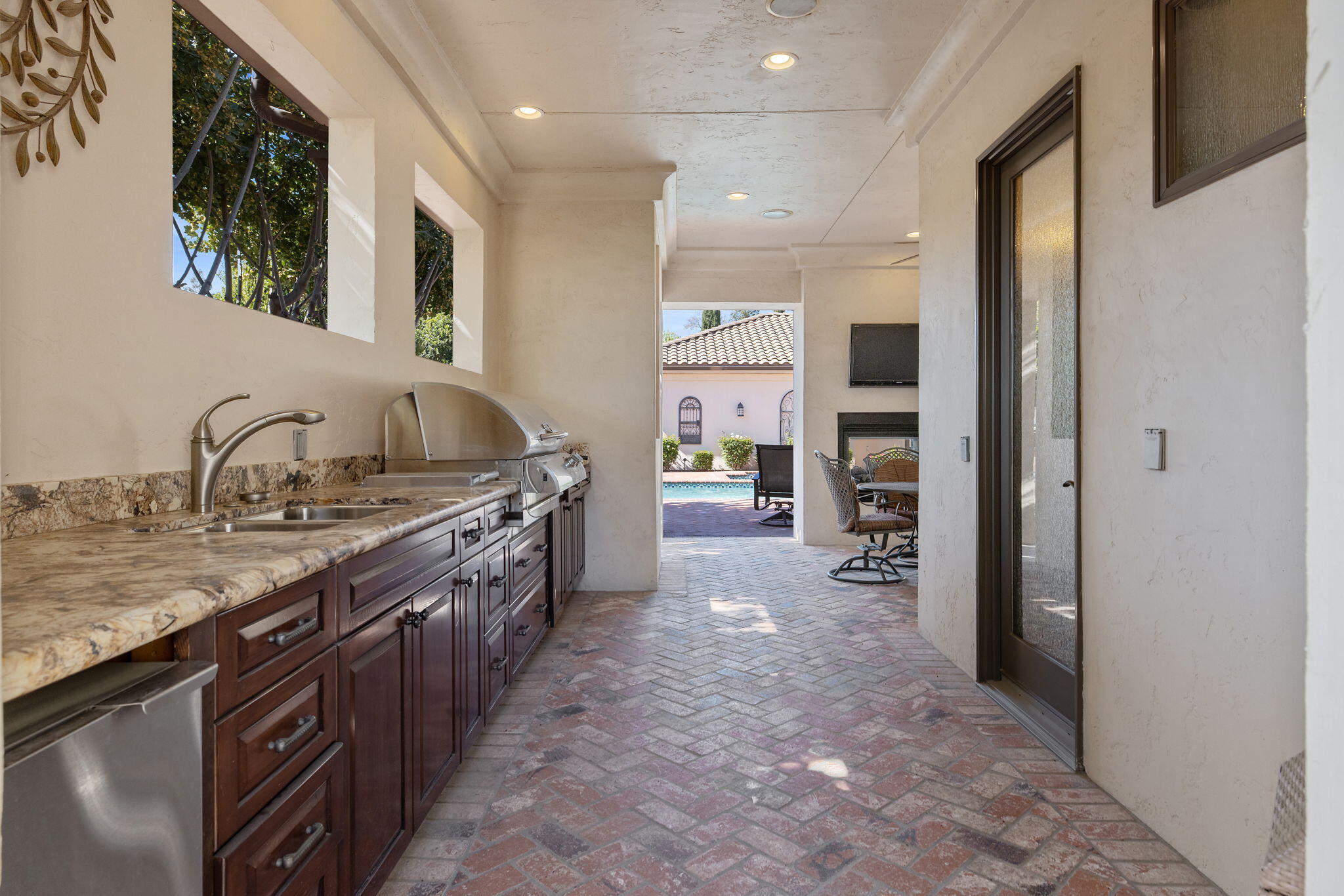 1611 N Pienza St, Visalia, CA 93291