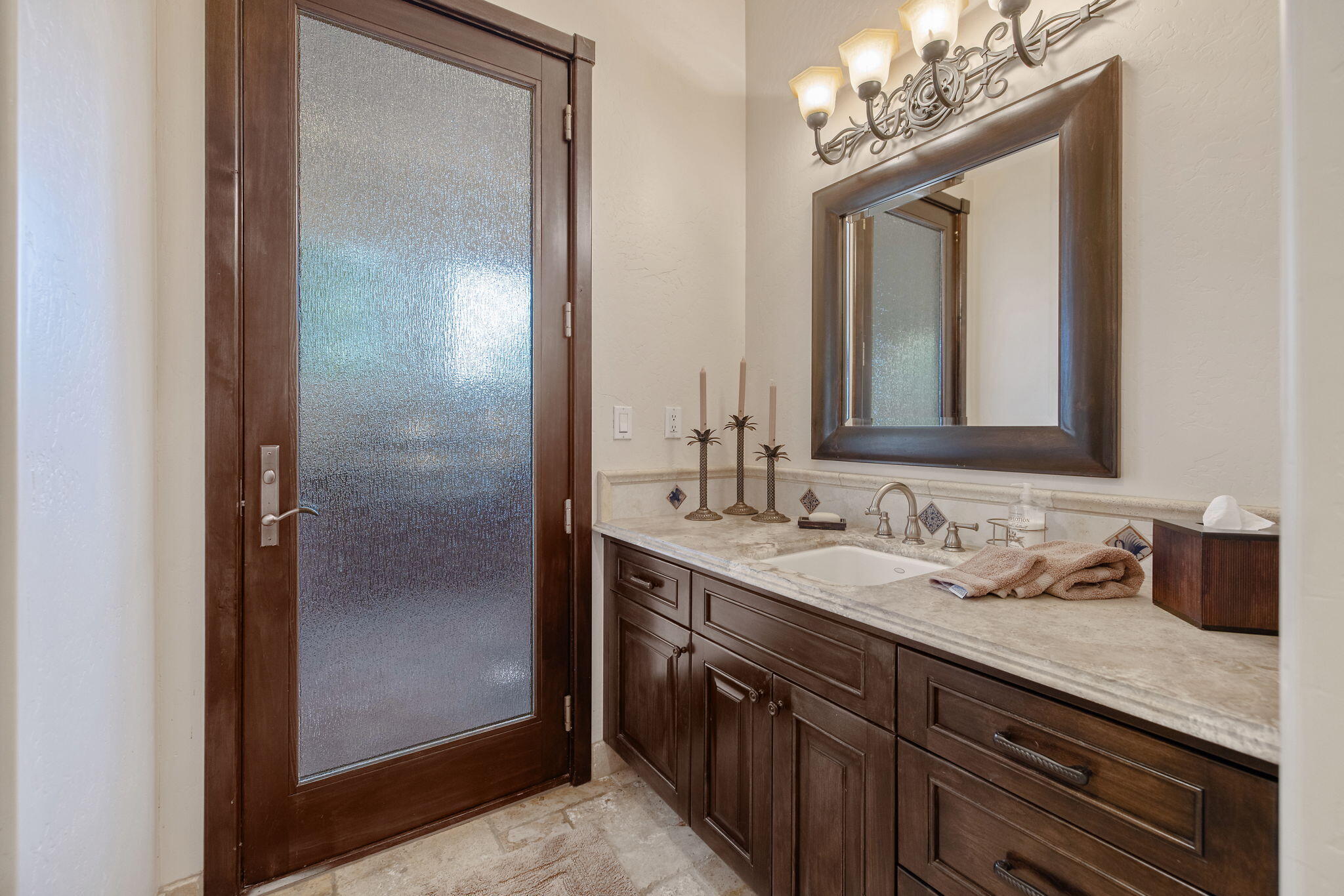 1611 N Pienza St, Visalia, CA 93291