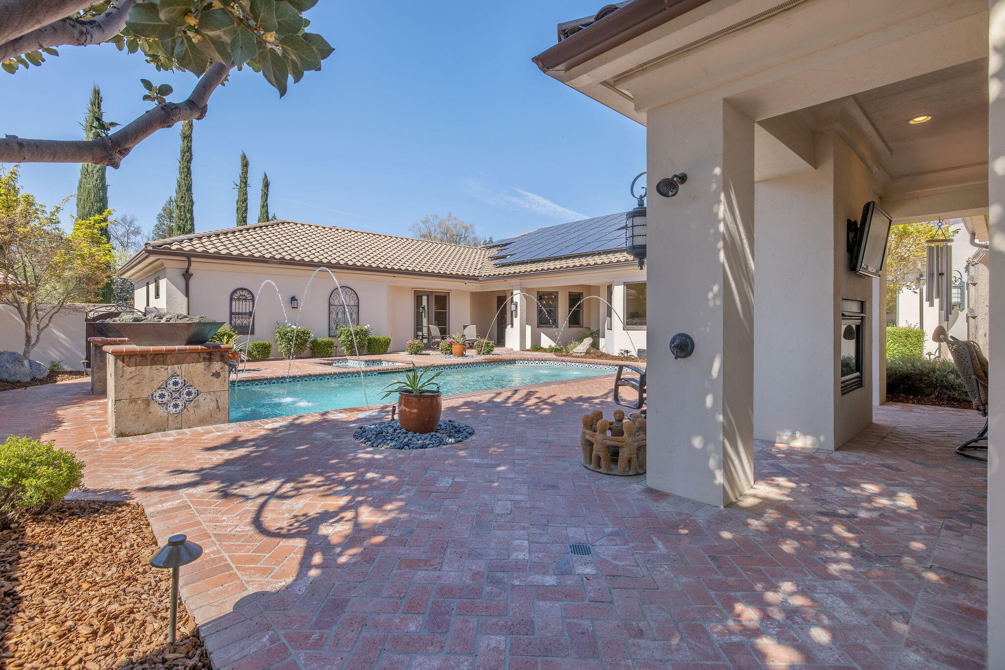 1611 N Pienza St, Visalia, CA 93291