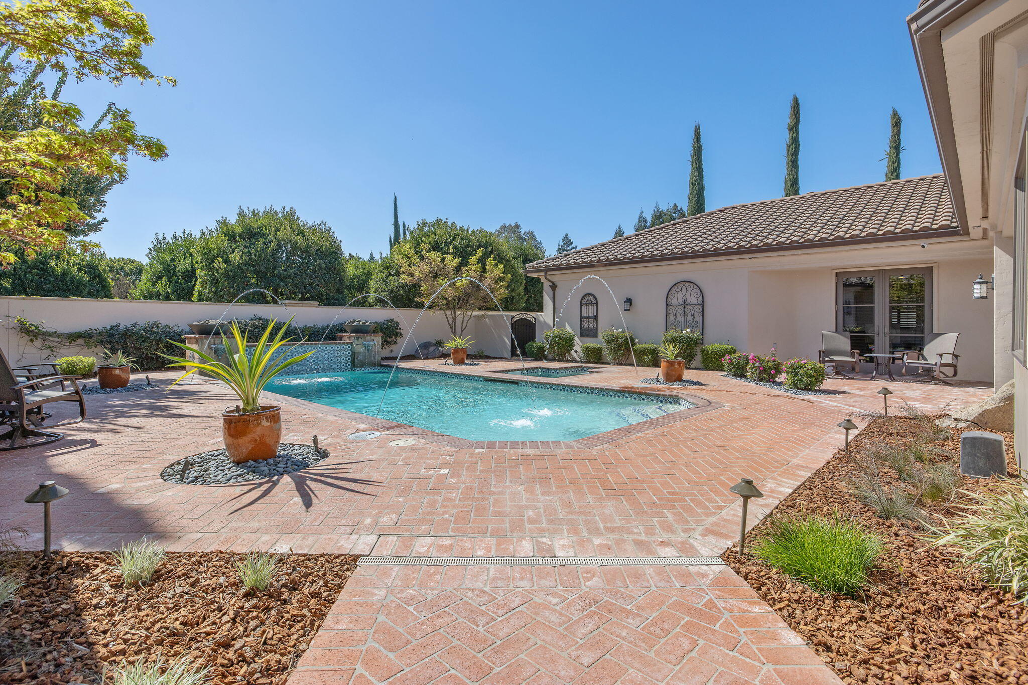 1611 N Pienza St, Visalia, CA 93291