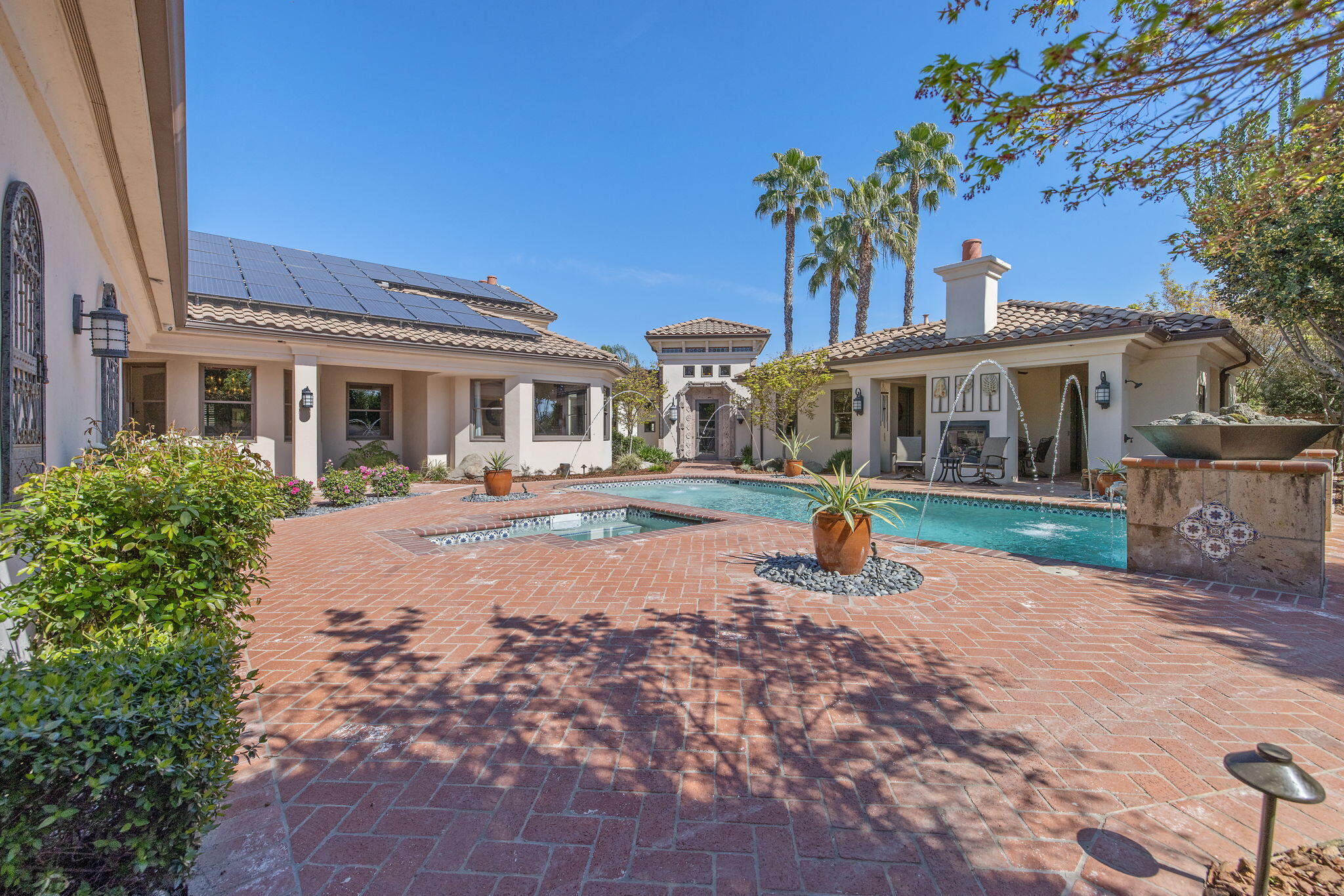 1611 N Pienza St, Visalia, CA 93291