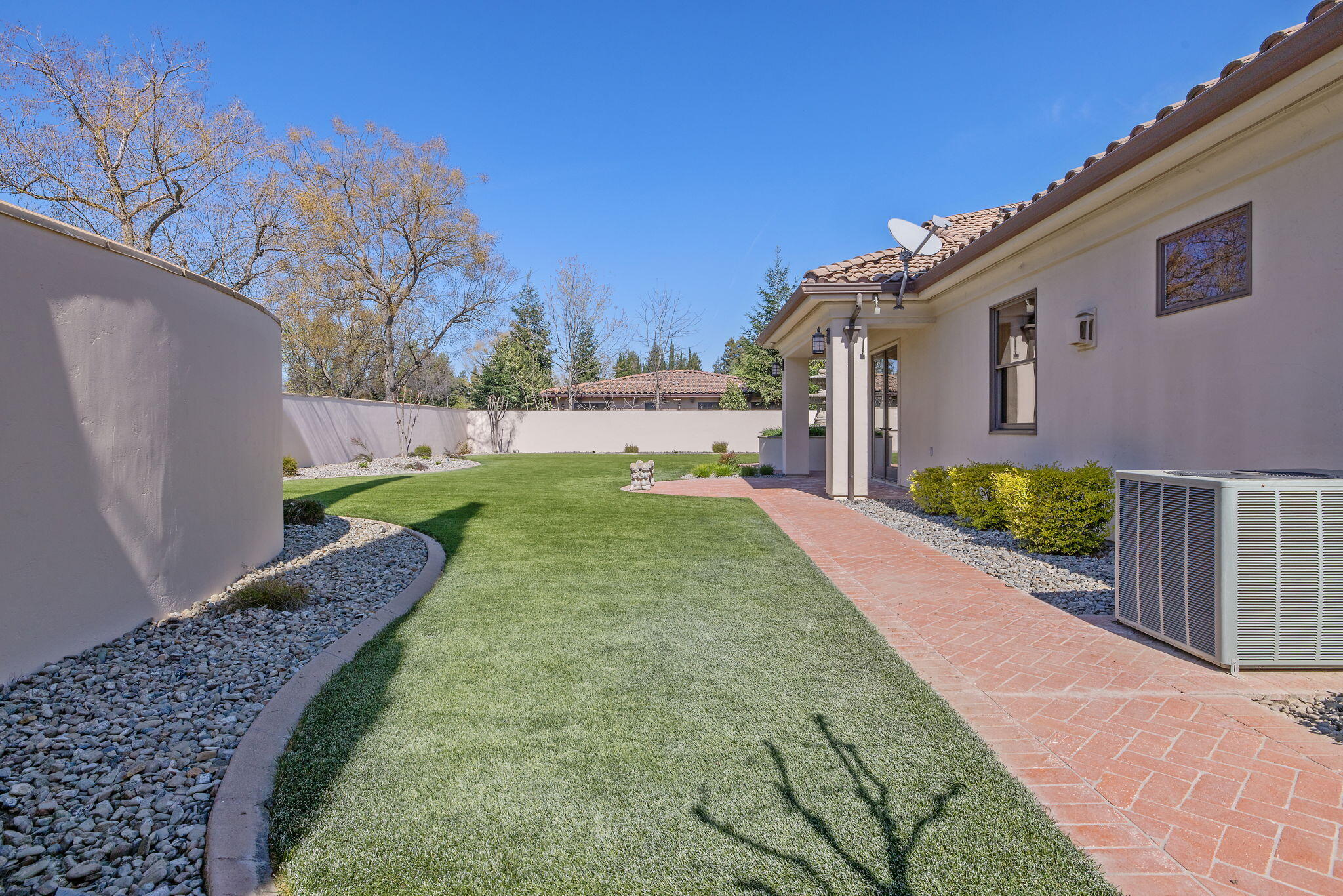 1611 N Pienza St, Visalia, CA 93291