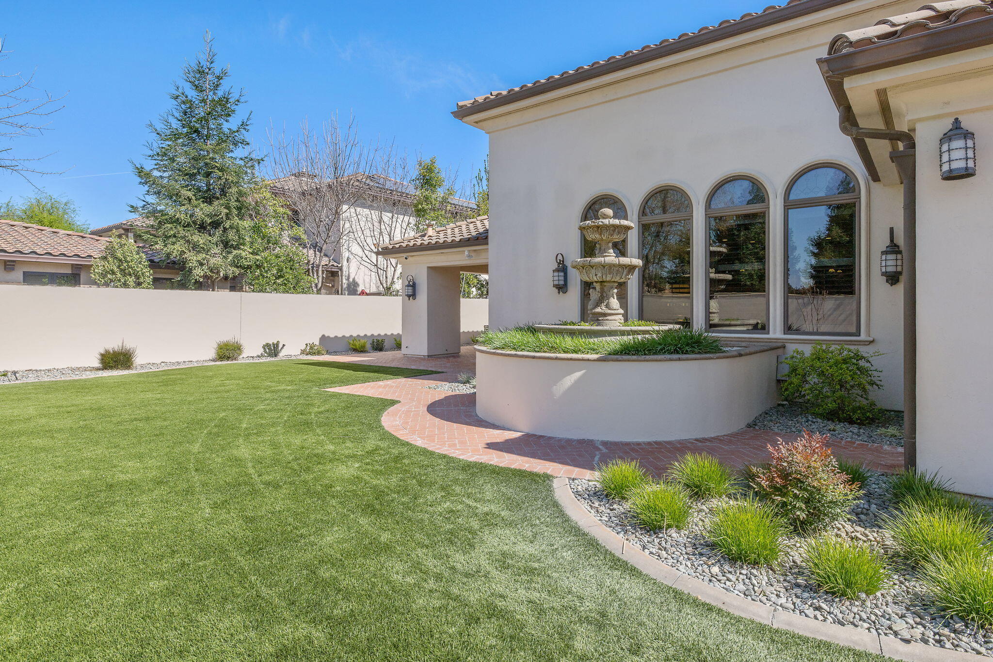 1611 N Pienza St, Visalia, CA 93291