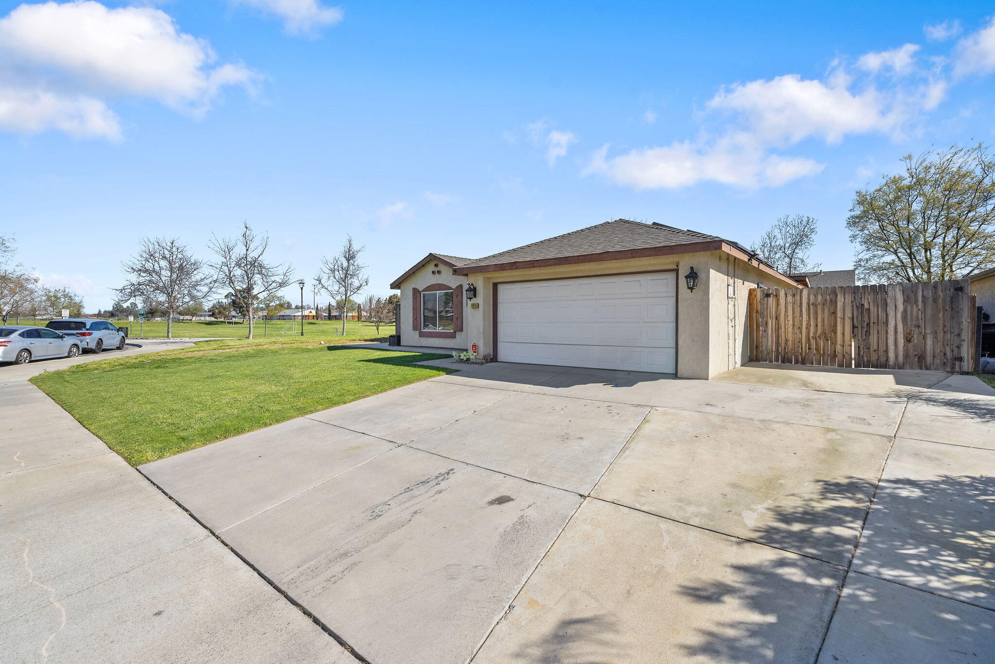 1915 Valley Springs Ave, Hanford, CA 93230