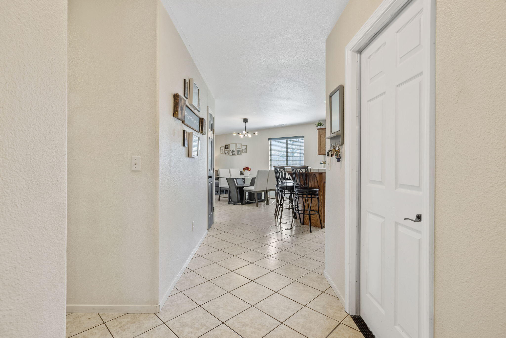 1915 Valley Springs Ave, Hanford, CA 93230