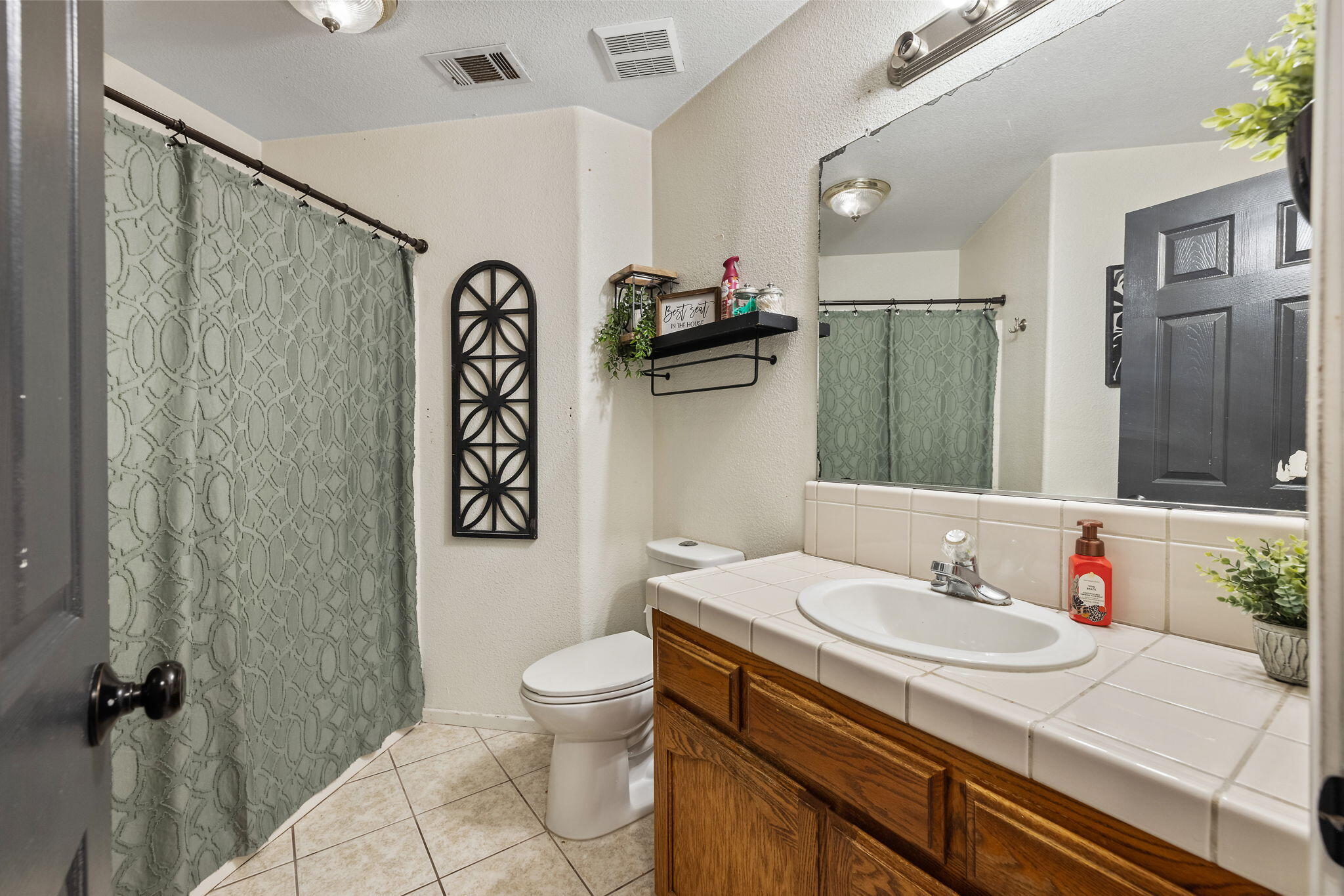 1915 Valley Springs Ave, Hanford, CA 93230