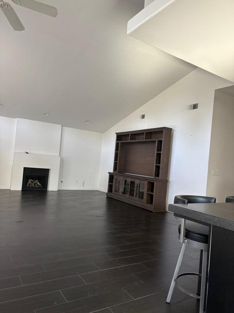 725 N Silvervale Dr, Visalia, CA 93292