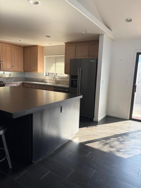 725 N Silvervale Dr, Visalia, CA 93292