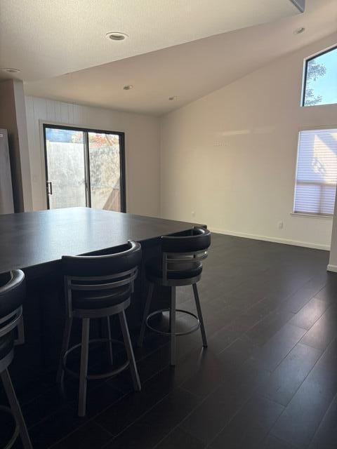 725 N Silvervale Dr, Visalia, CA 93292