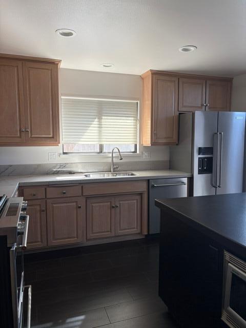 725 N Silvervale Dr, Visalia, CA 93292