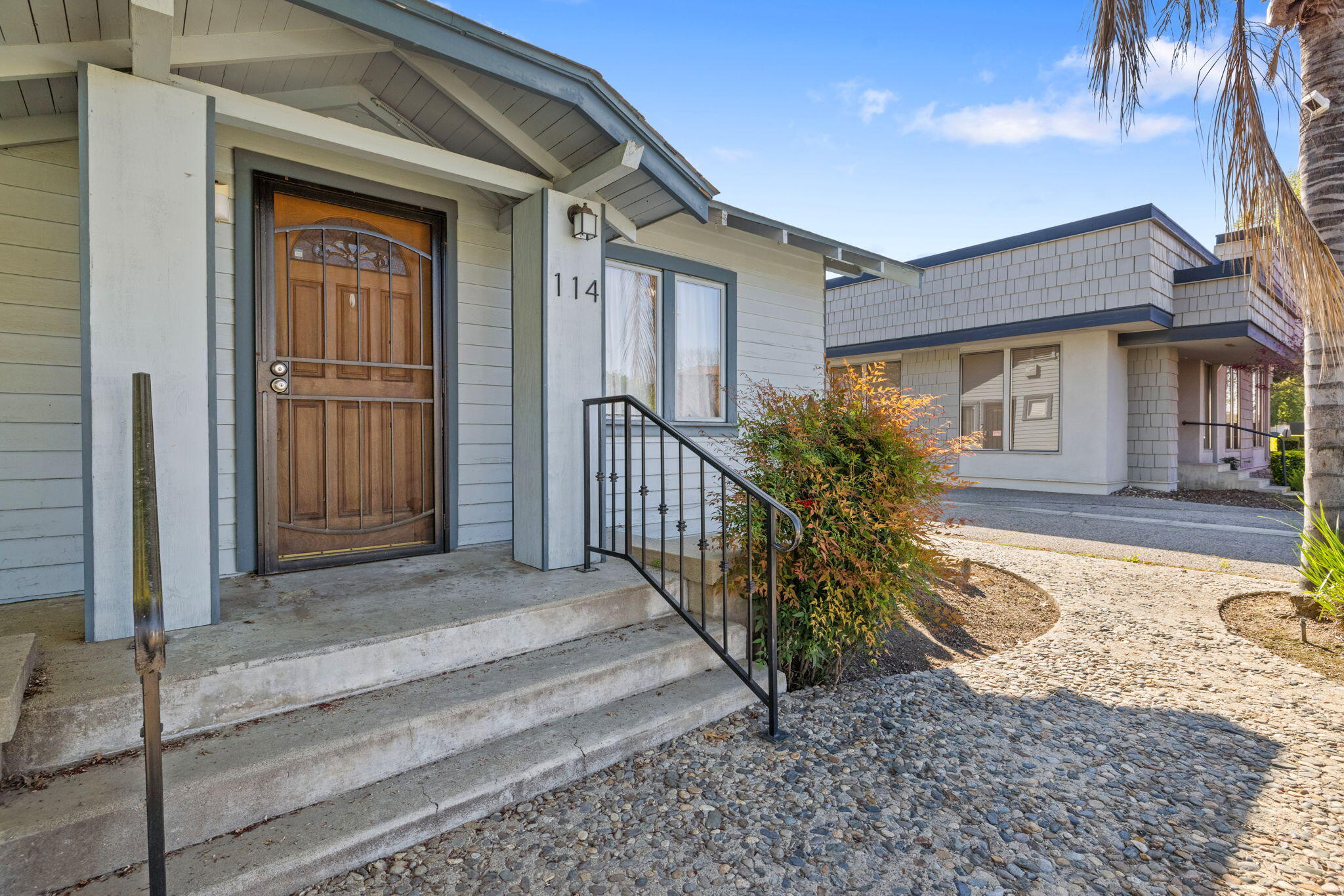 114 S Stevenson St, Visalia, CA 93291