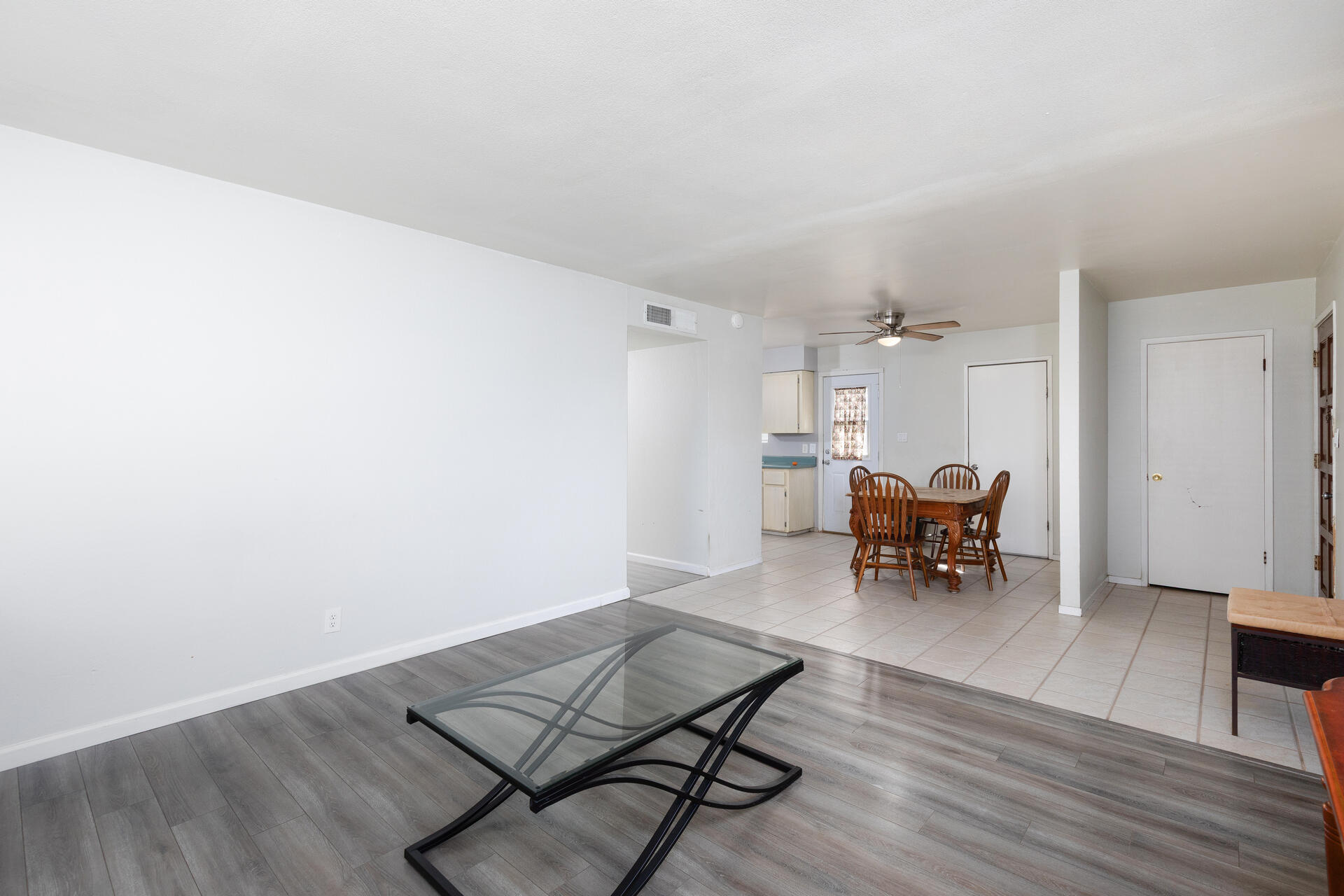 280 N Lillie Ave, Dinuba, CA 93618