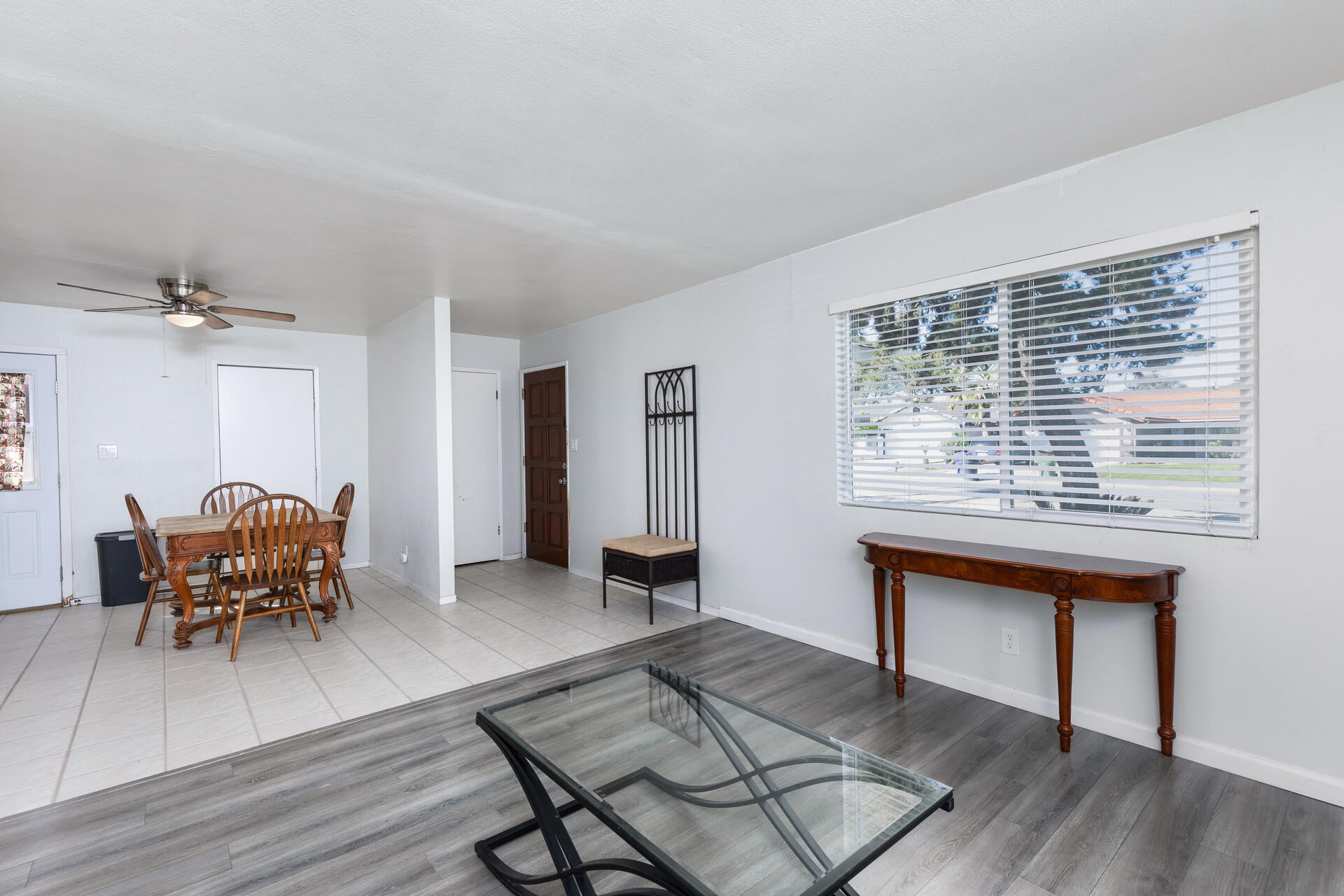 280 N Lillie Ave, Dinuba, CA 93618