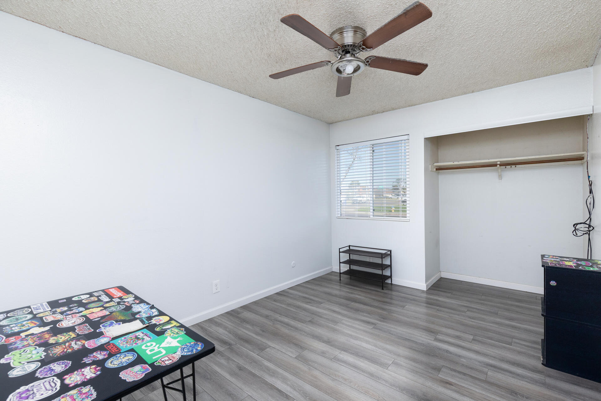 280 N Lillie Ave, Dinuba, CA 93618