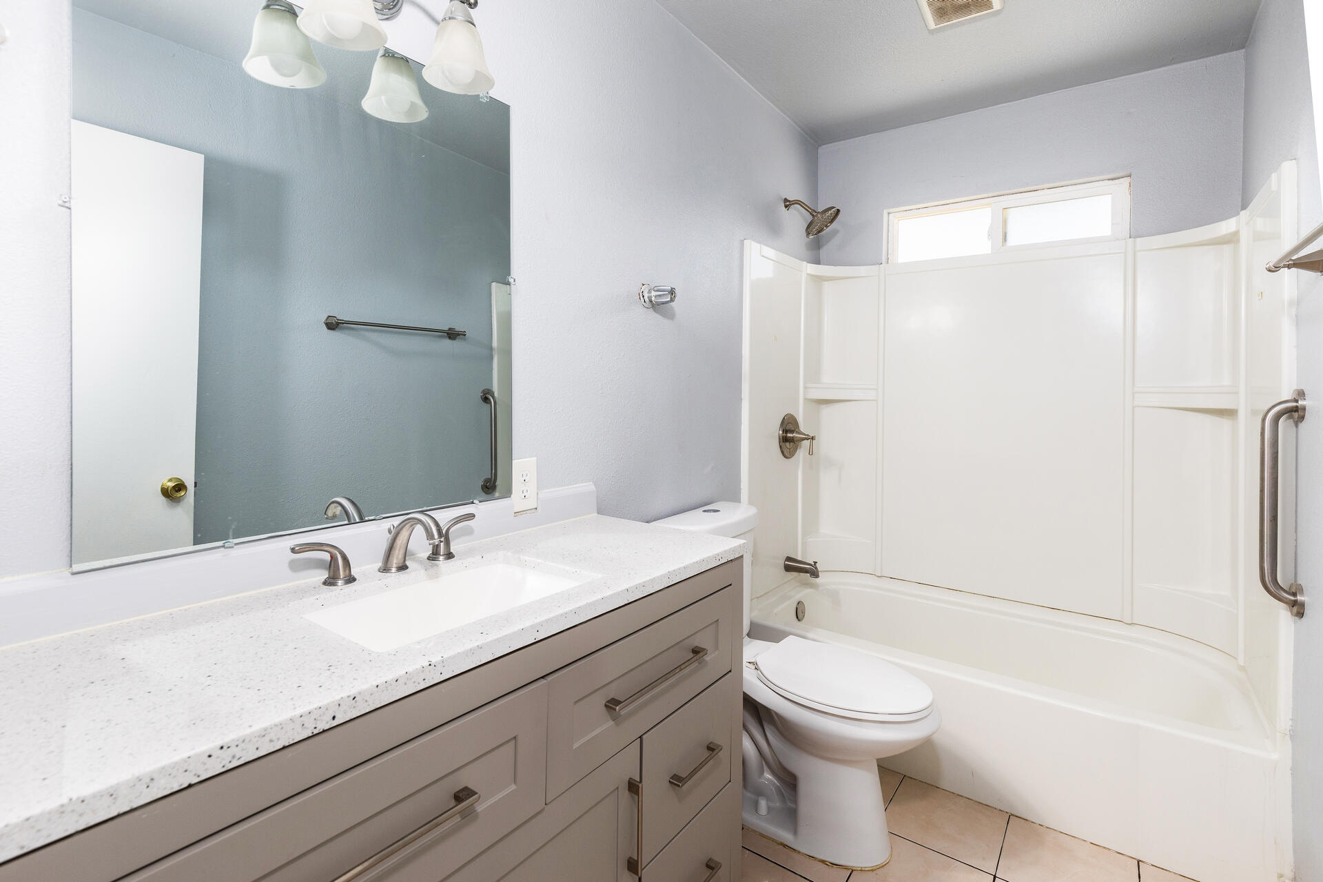 280 N Lillie Ave, Dinuba, CA 93618