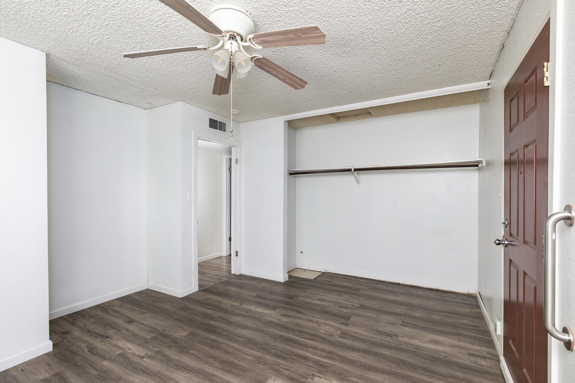 280 N Lillie Ave, Dinuba, CA 93618