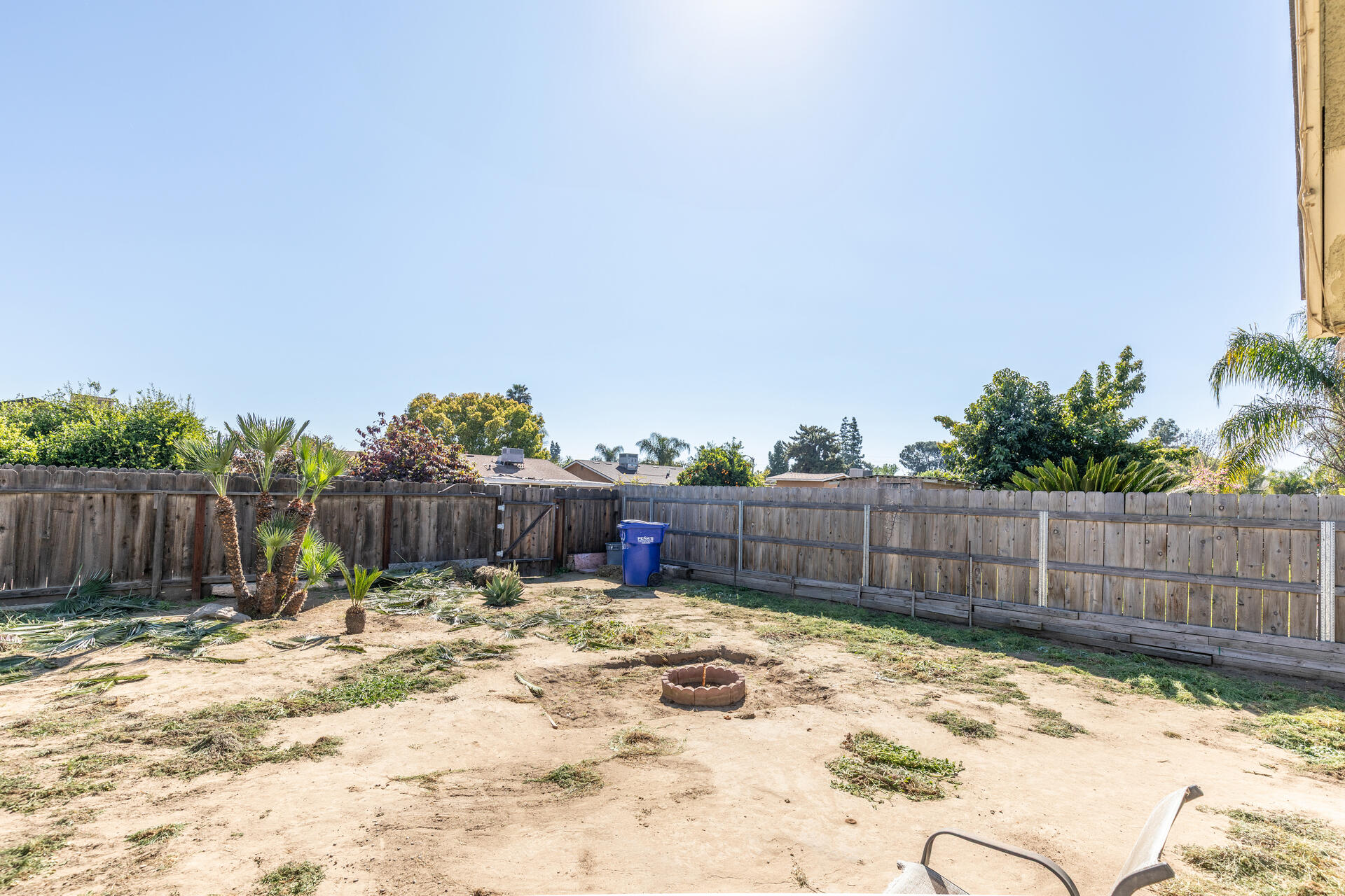280 N Lillie Ave, Dinuba, CA 93618