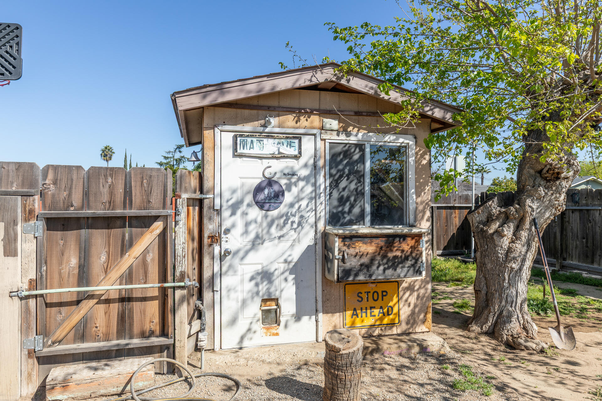 280 N Lillie Ave, Dinuba, CA 93618