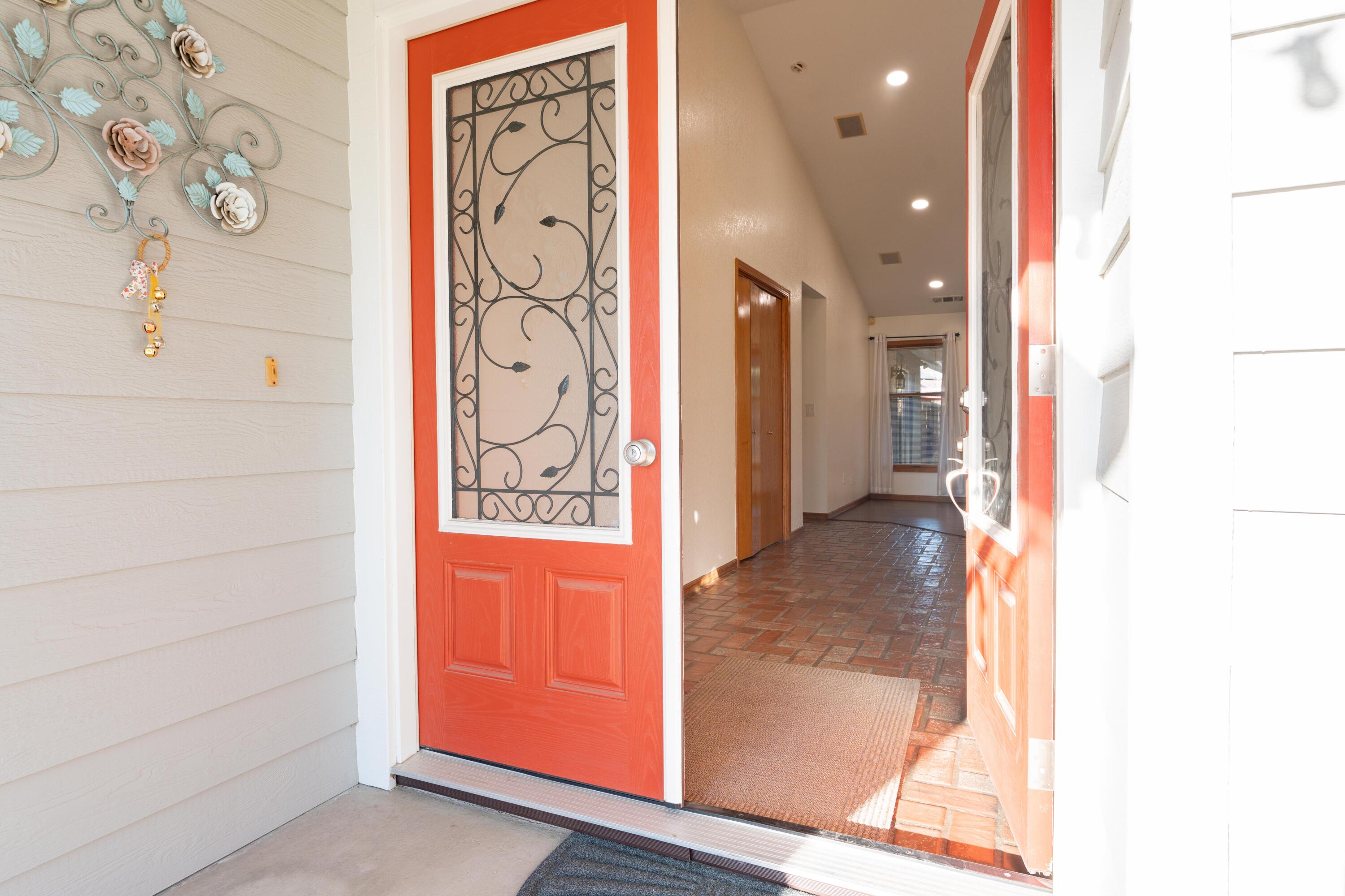 2054 Irving Cir, Tulare, CA 93274