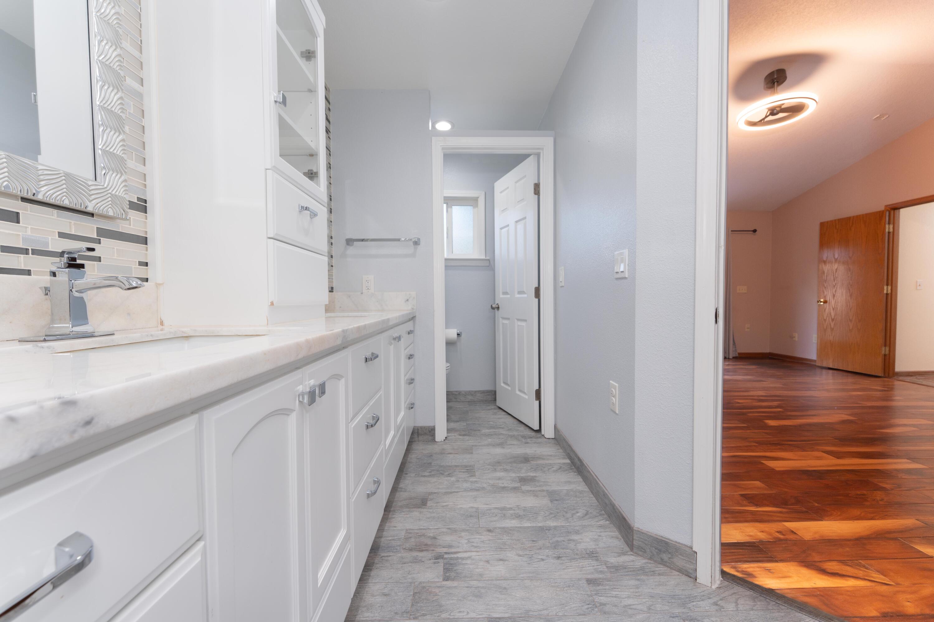 2054 Irving Cir, Tulare, CA 93274