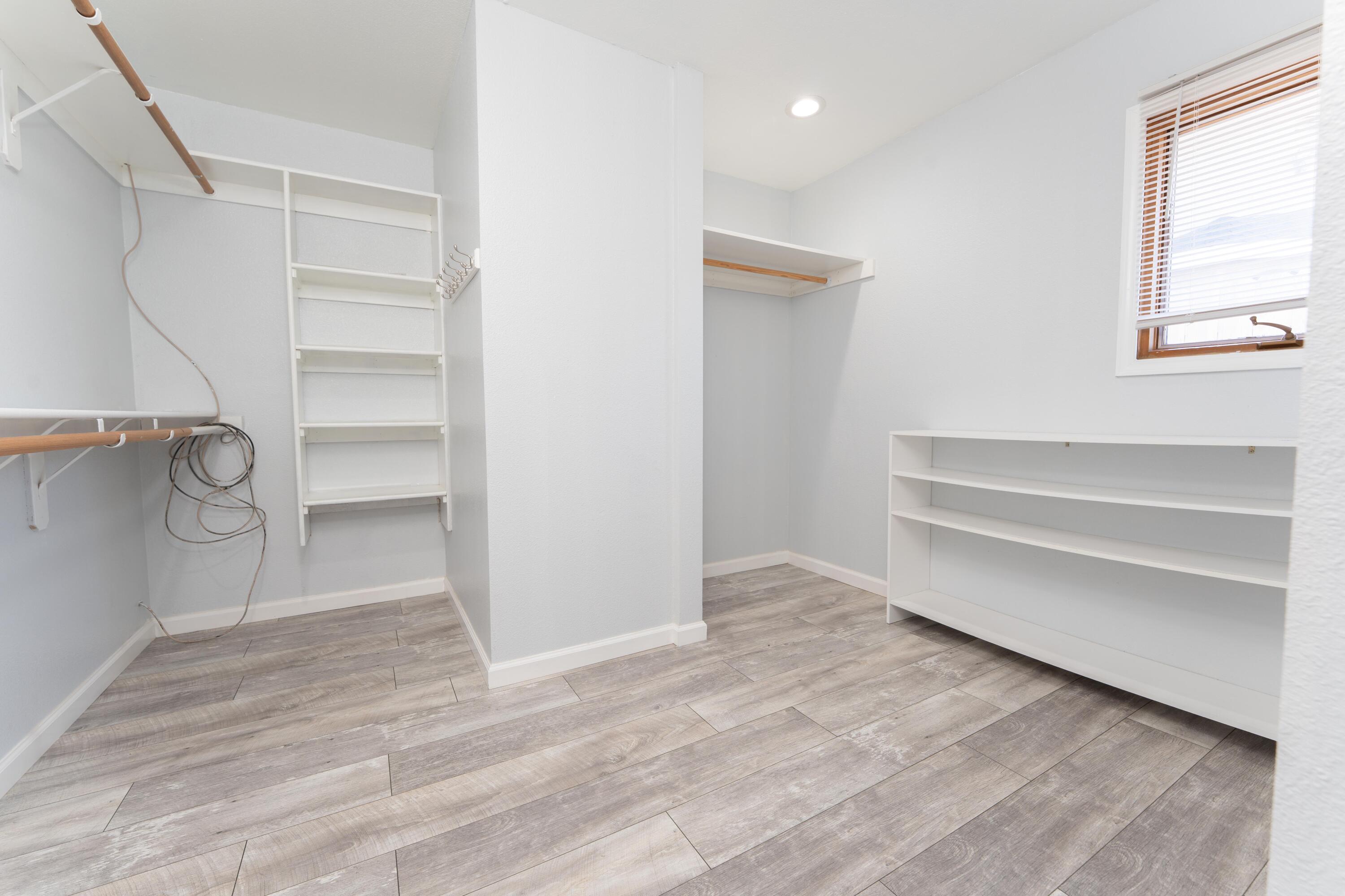 2054 Irving Cir, Tulare, CA 93274