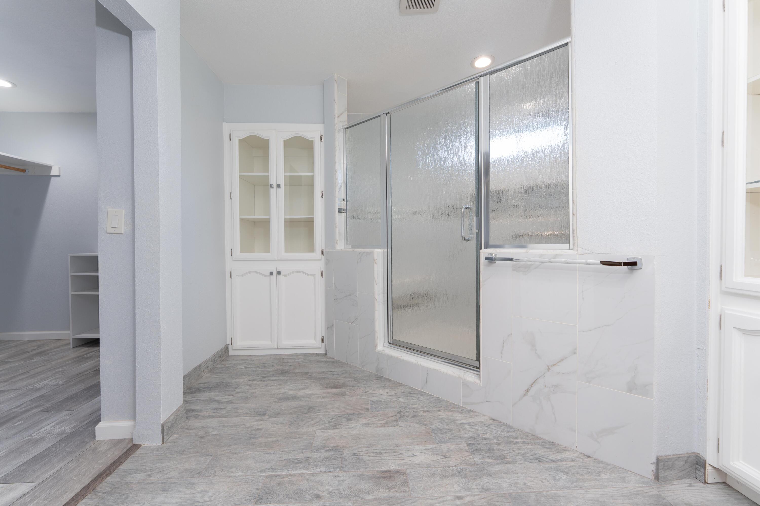 2054 Irving Cir, Tulare, CA 93274