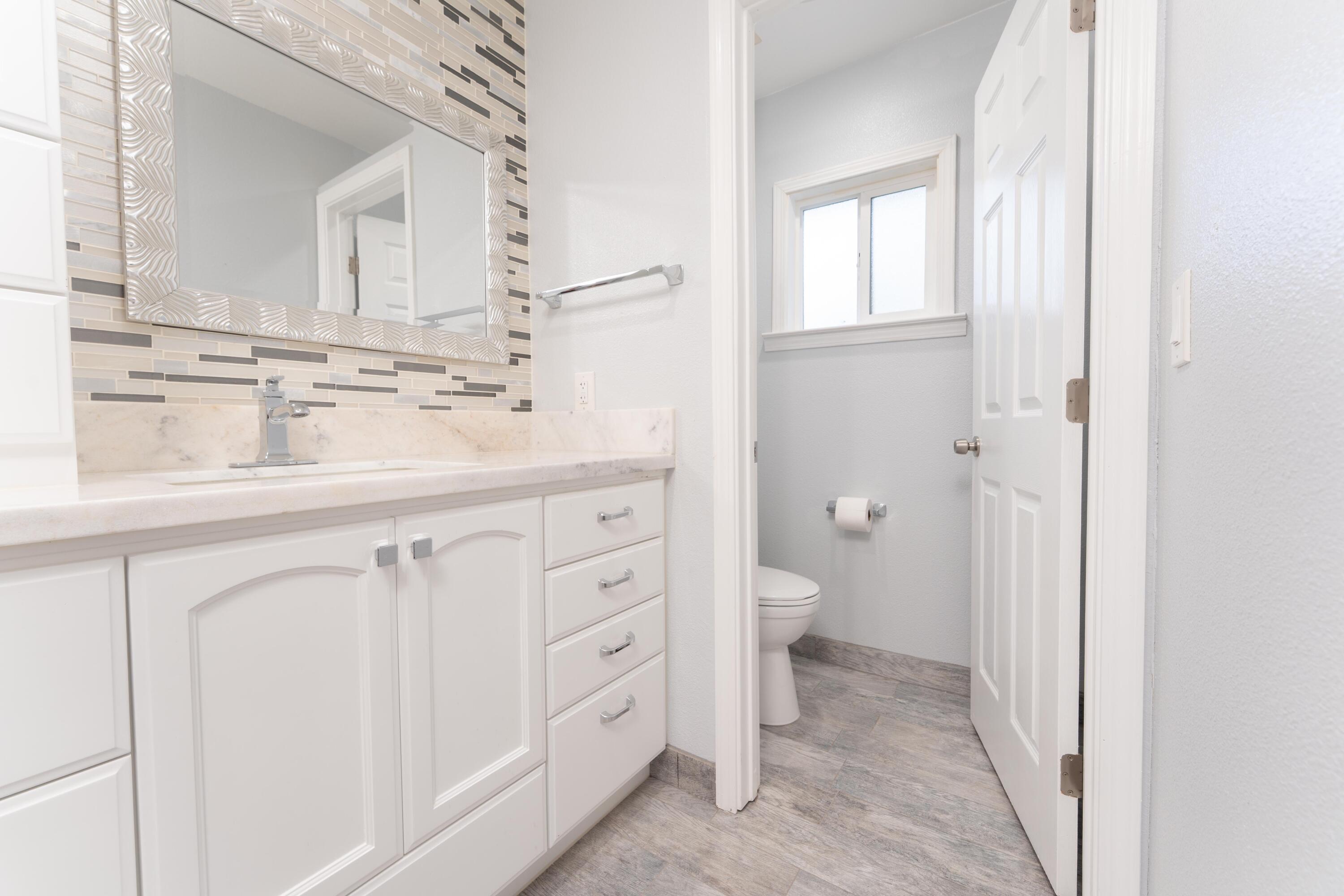 2054 Irving Cir, Tulare, CA 93274