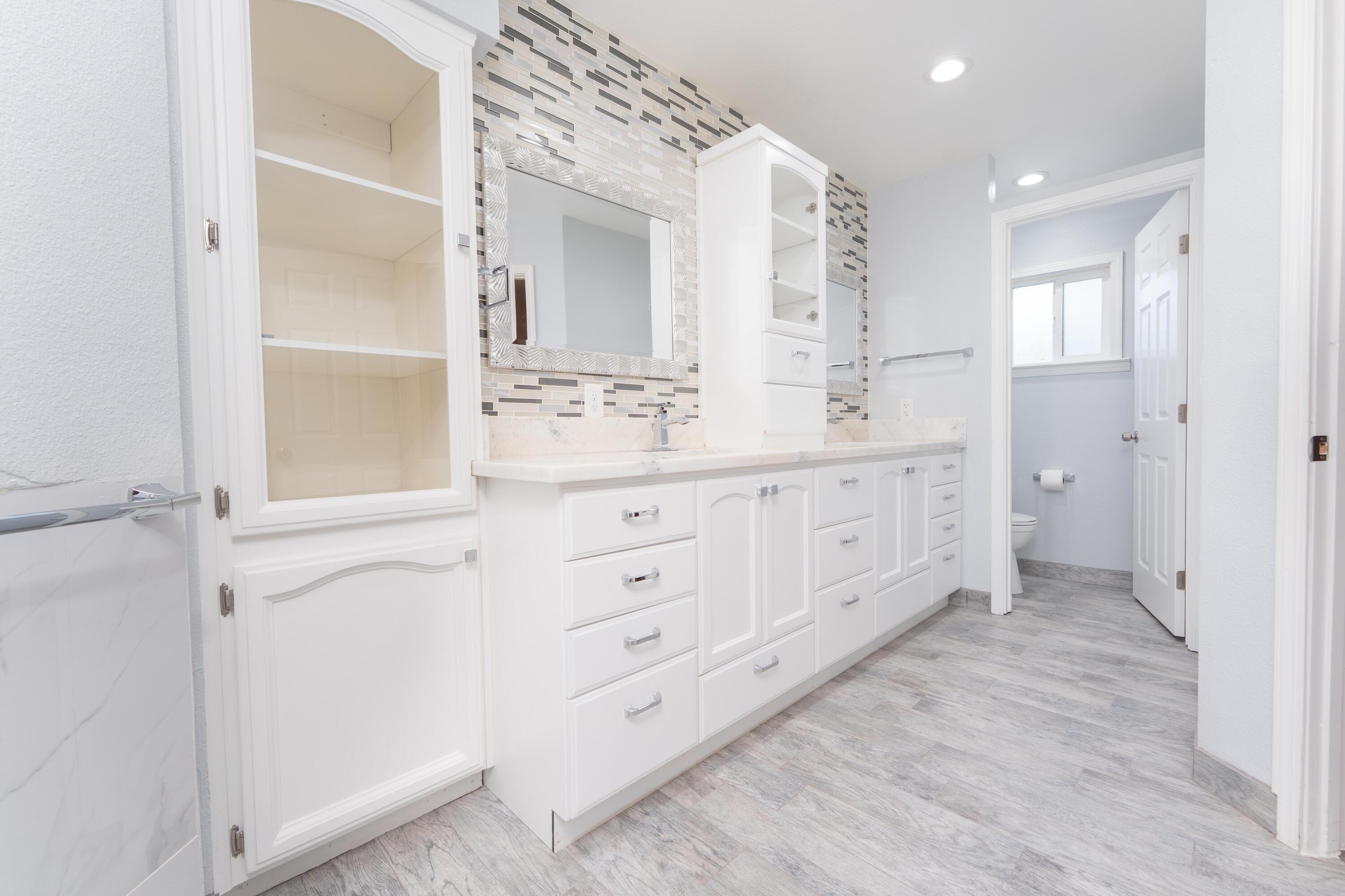 2054 Irving Cir, Tulare, CA 93274