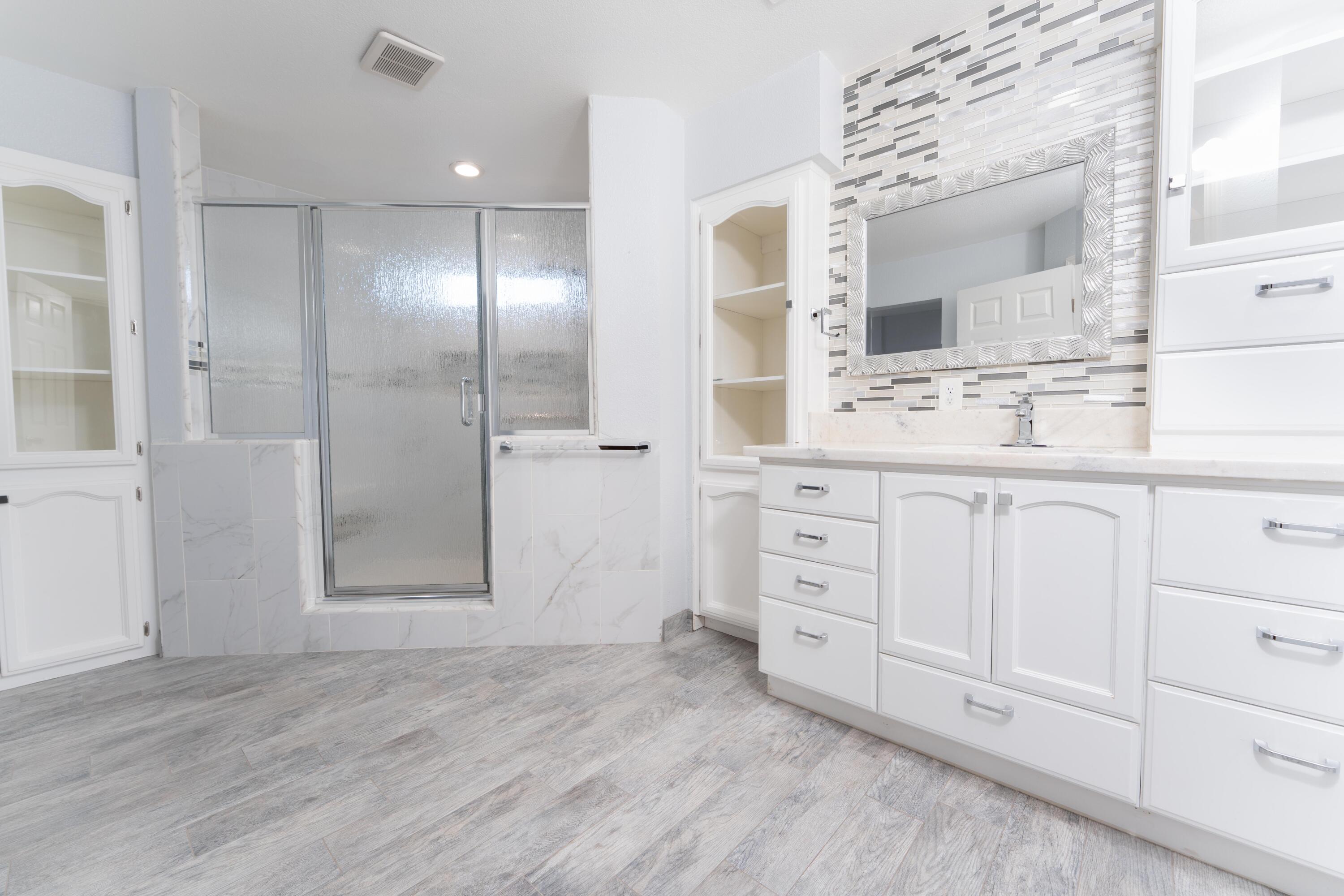 2054 Irving Cir, Tulare, CA 93274