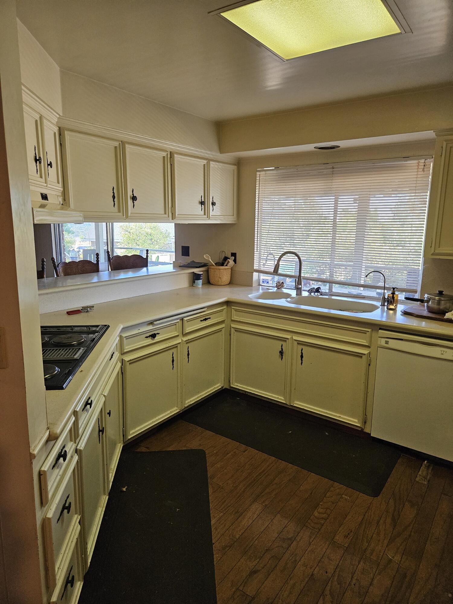 1431 Hillcrest Dr, Lindsay, CA 93247