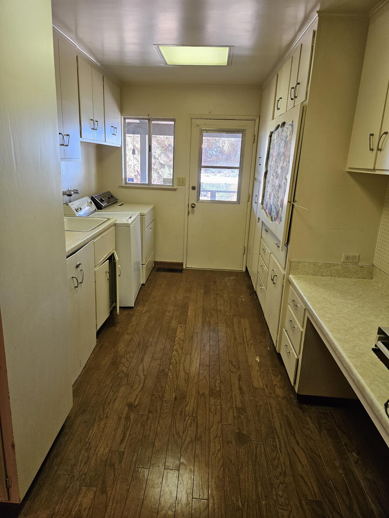 1431 Hillcrest Dr, Lindsay, CA 93247